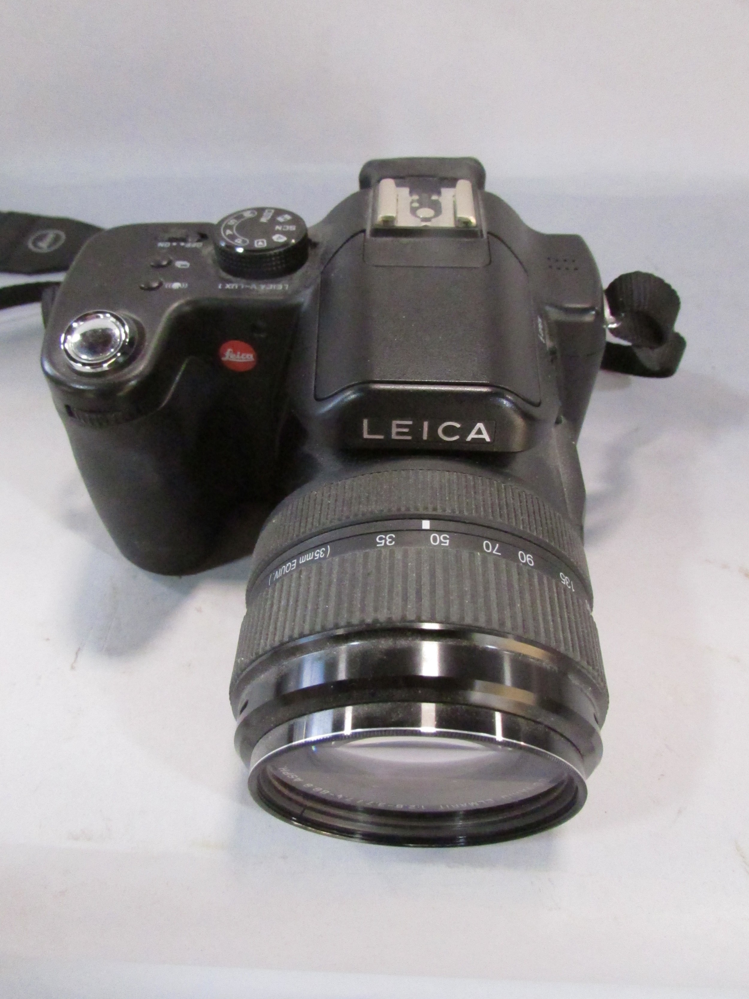 A Leica V Lux 1 camera - Image 2 of 9