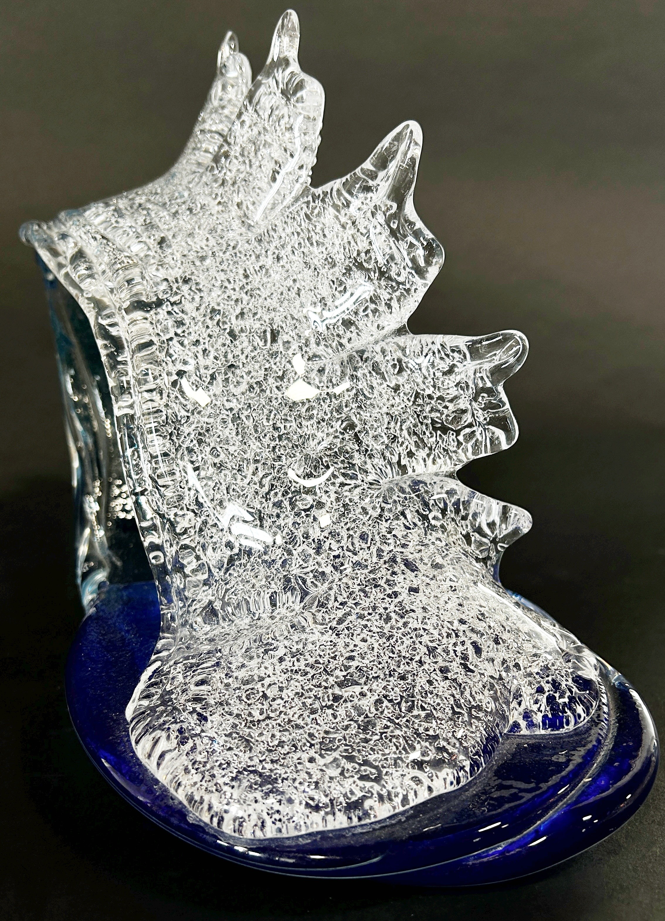 A Teign Valley Glass Crest Wave handmade sculpture 30cm x 25cm. - Image 4 of 4