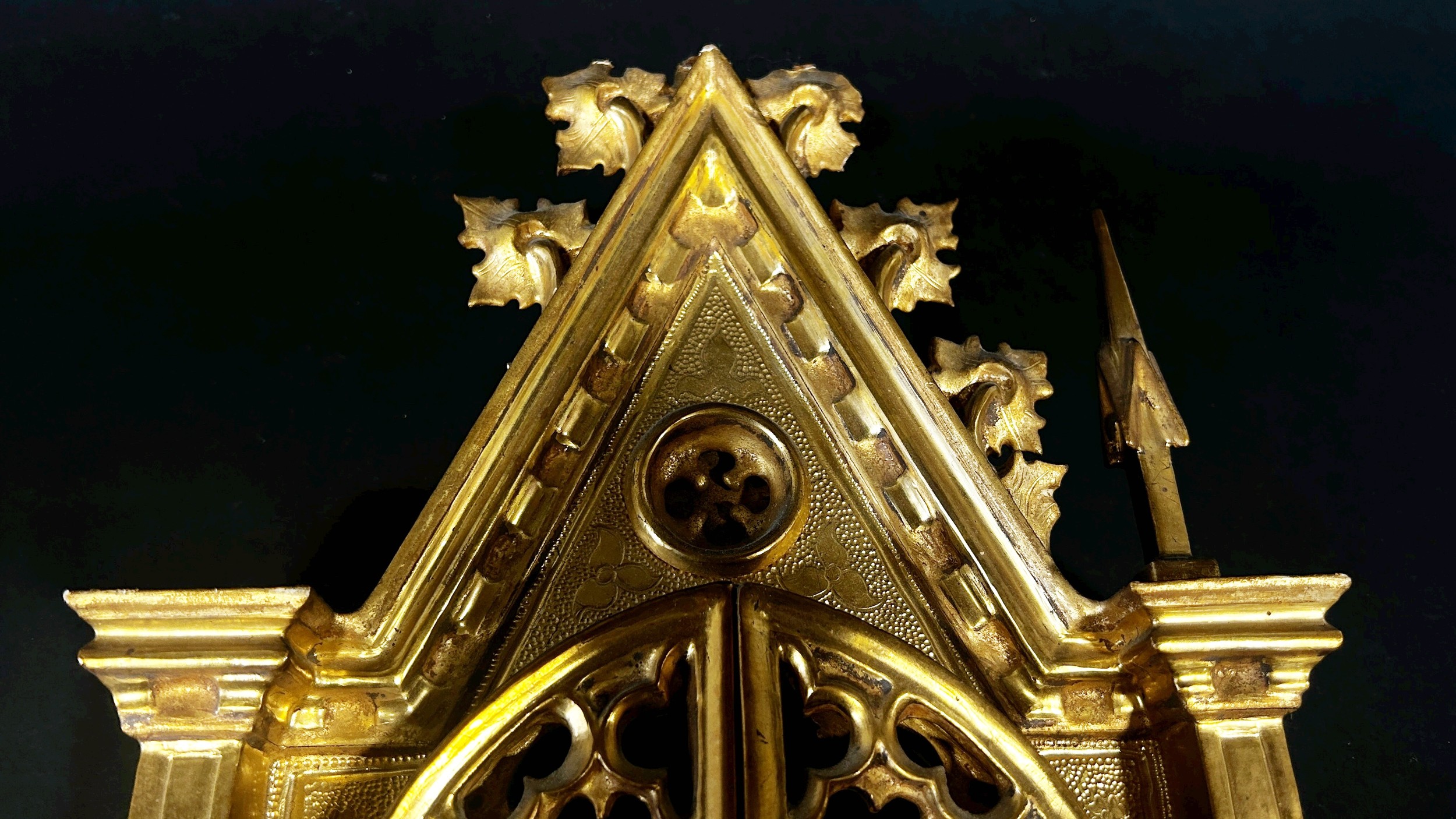 A 19th century Florentine style carved gilt wood gothic reliquary frame, of Puginesque form, the - Image 4 of 4