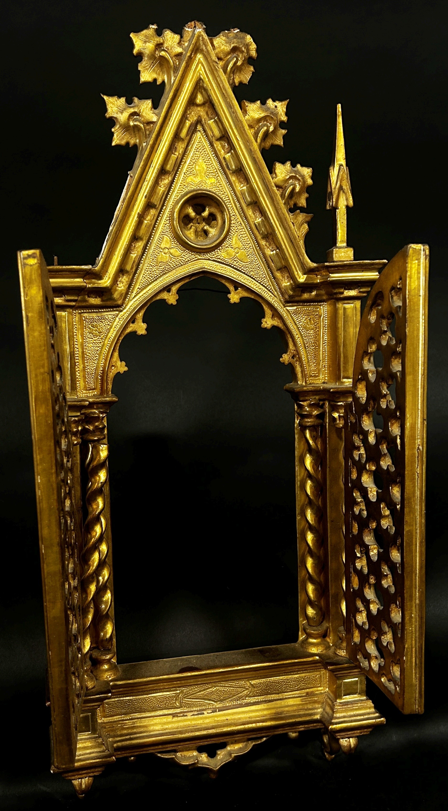 A 19th century Florentine style carved gilt wood gothic reliquary frame, of Puginesque form, the - Image 3 of 4