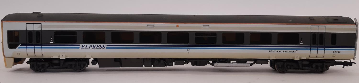Bachmann 00 gauge boxed 158 Two Car Set for Regional Railways together with 2 associated unboxed - Image 3 of 3