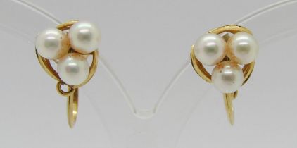 Pair of 18k pearl trefoil cluster earrings with screw fastenings, 2.3g