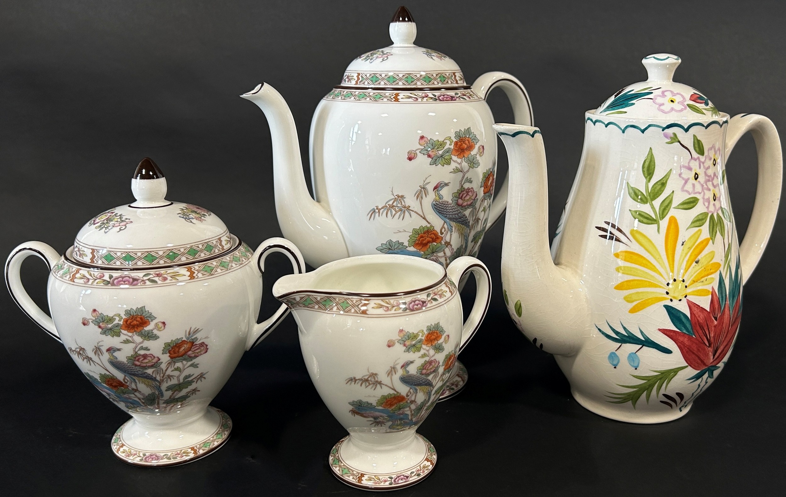 A collection of Shelley blue daisy pattern teaware, a Wedgwood Kutani Crane coffee pot and sucrier - Image 2 of 2
