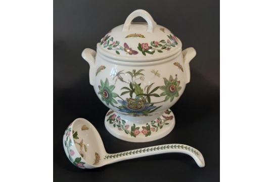 A Portmeirion Botanical tureen and cover, Portmeirion Summer Strawberry ware, floral ewer and basin, - Image 3 of 3