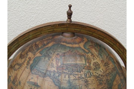 A reproduction globe cocktail cabinet with paper finish in the old world style raised on barley - Image 4 of 6