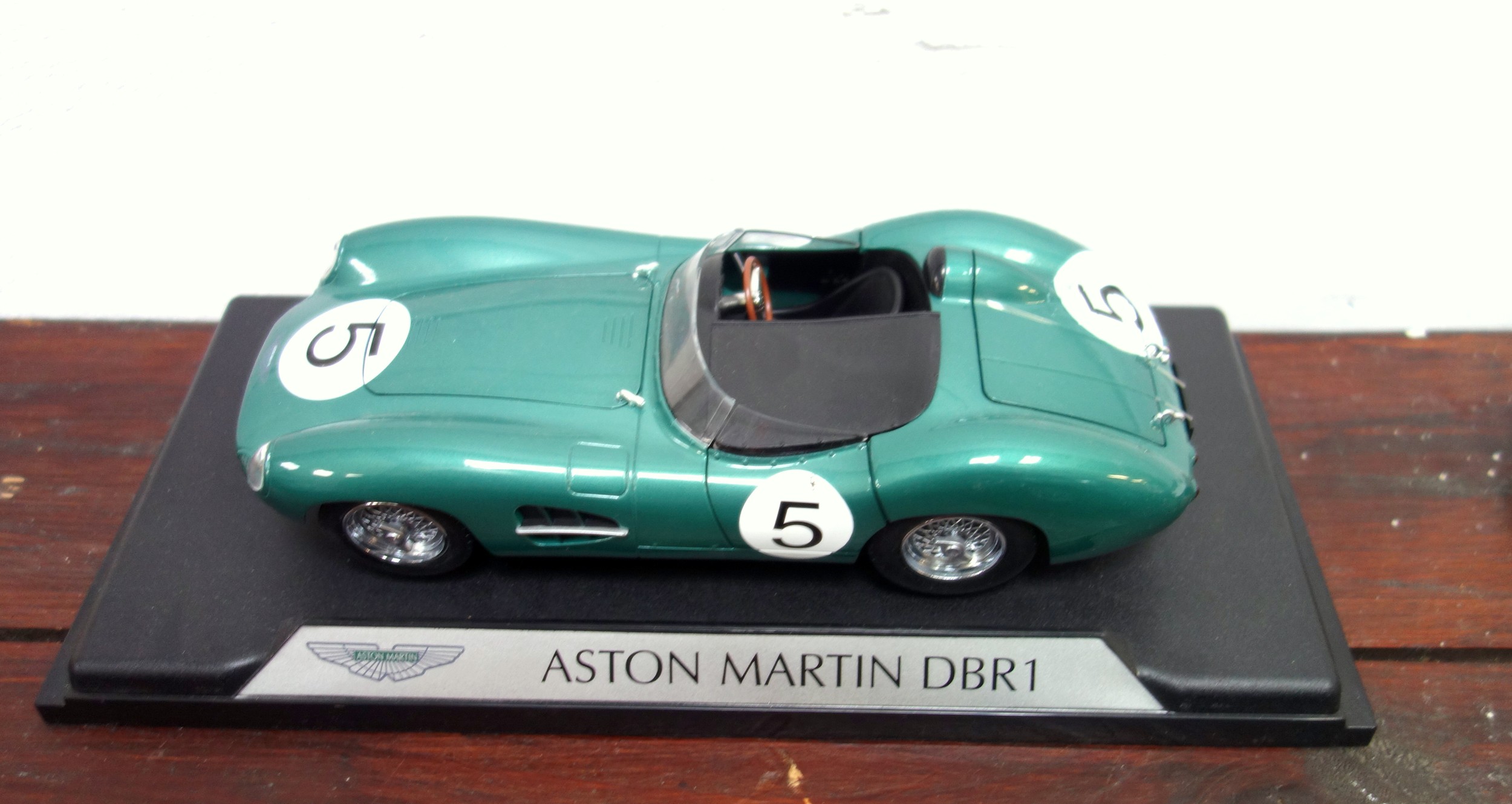 Twelve 1:18 scale diecast models of sports cars, including Burago Ferrari GTO and Bugatti Chiron; - Image 5 of 6