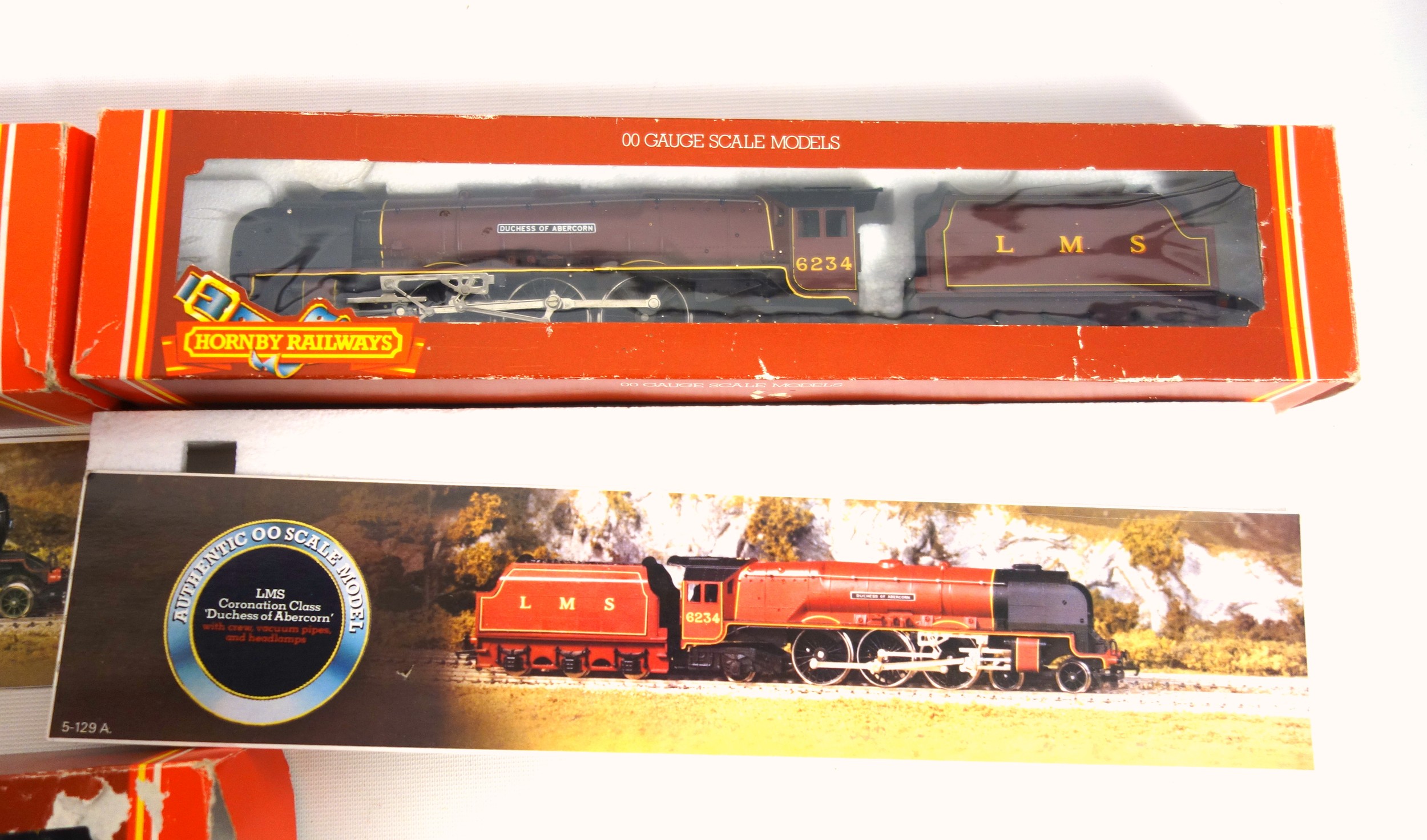 Hornby OO Gauge L.N.E.R. Class A3 Steam Locomotive "Flying Scotsman", R.322; L.M.S. Coronation Class - Image 3 of 5