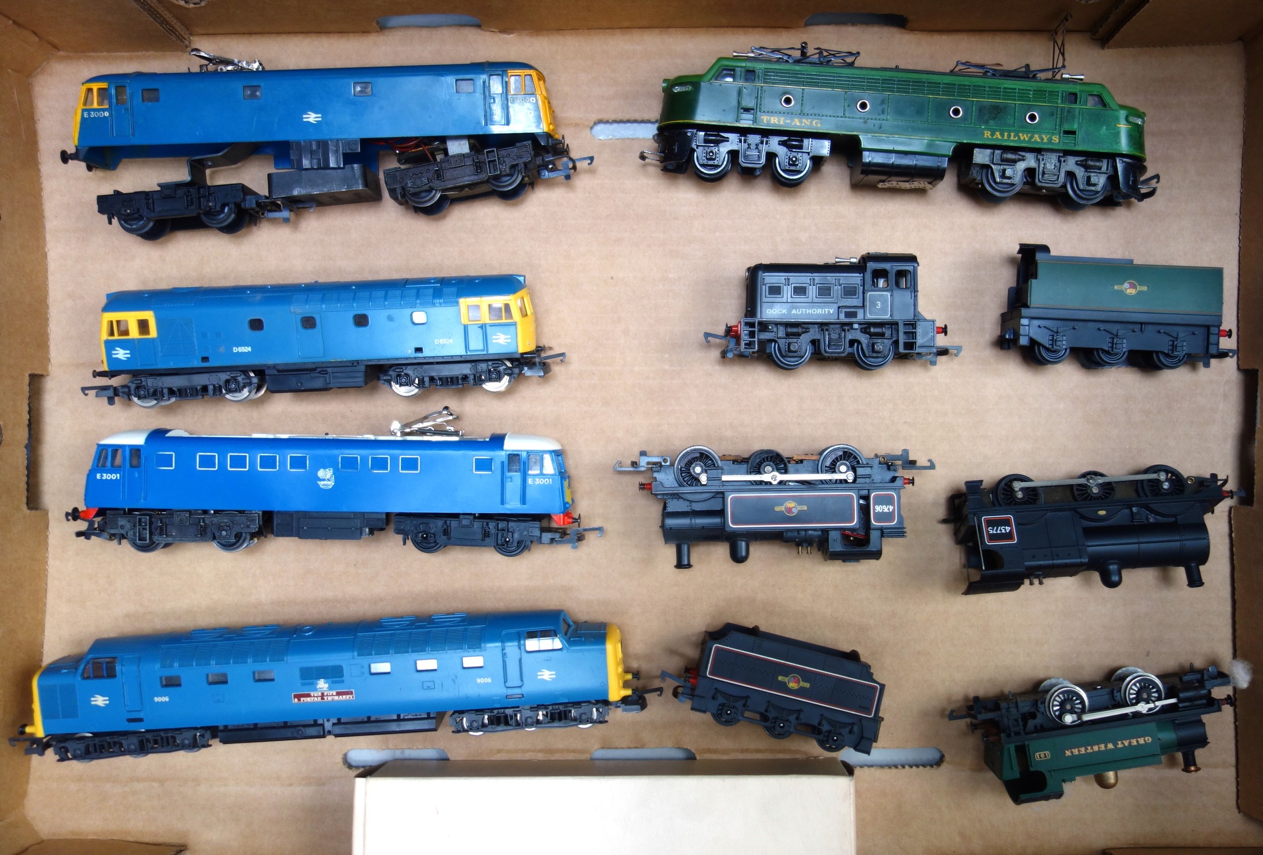 Tri-ang Hornby Winston Churchill Locomotive, R.356; 4 steam locomotives, 3 tenders, shunter, 9 - Image 2 of 2