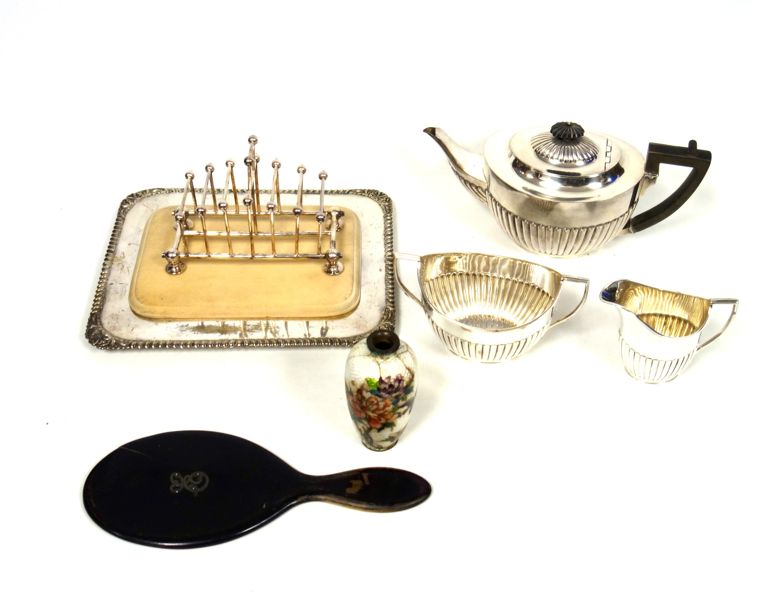 Regency silver caddy spoon by J L, Birmingham, 1816; tablespoon, (a/f); 3 napkin rings, pepper - Image 7 of 9