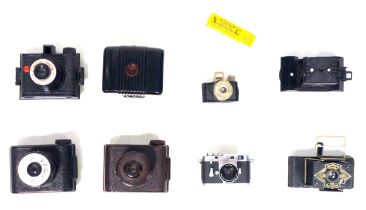 6 Zeiss Ikon vintage cameras comprising, Bob 510, Ikonta 520/18, Netiar 515/2, Bobette II (1929),