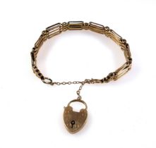 9ct gold gateleg bracelet with padlock clasp, 17.3 grams