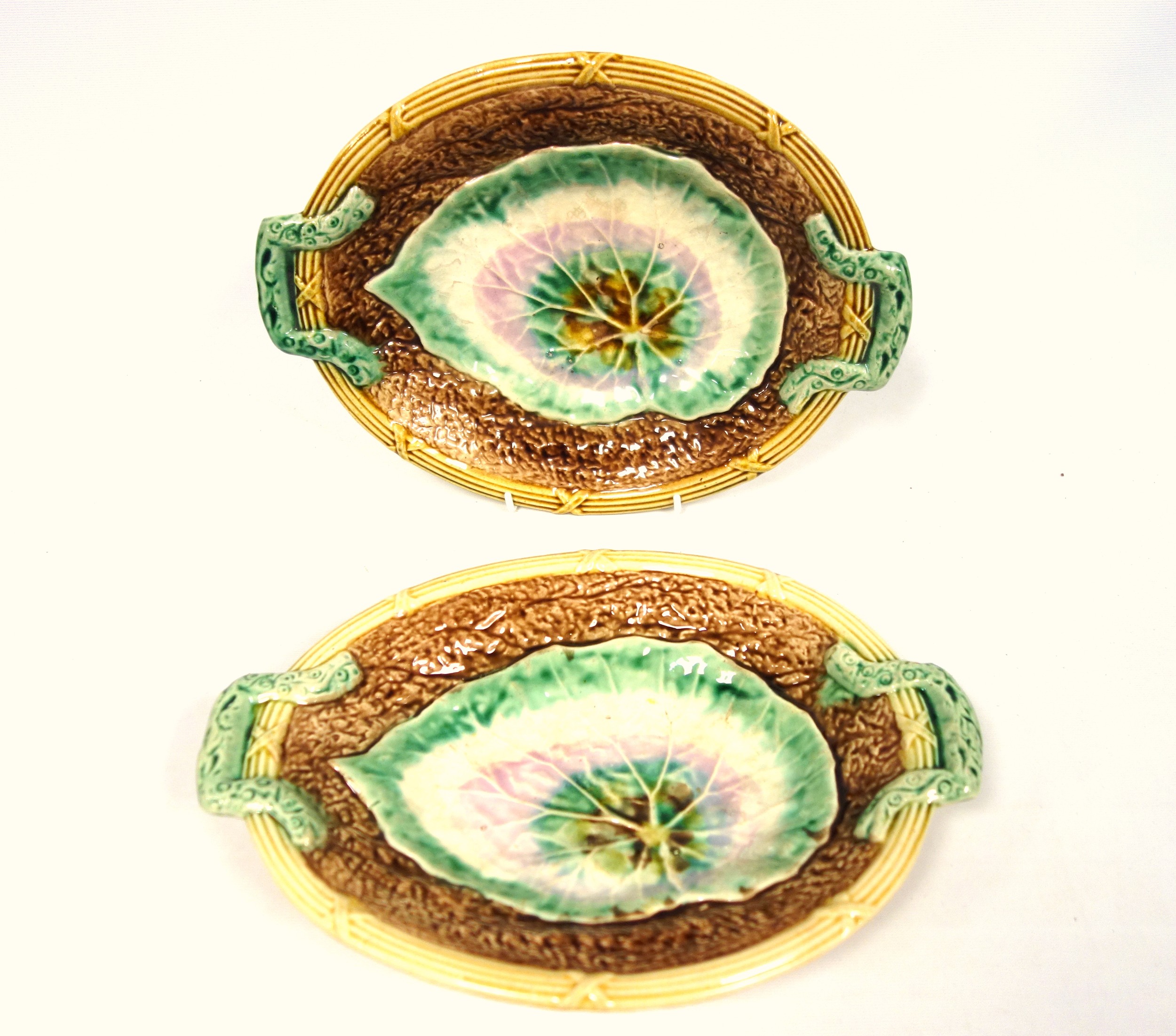 Two late 19th/early 20th century majolica leaf-form footed serving dishes moulded with a single - Image 6 of 7