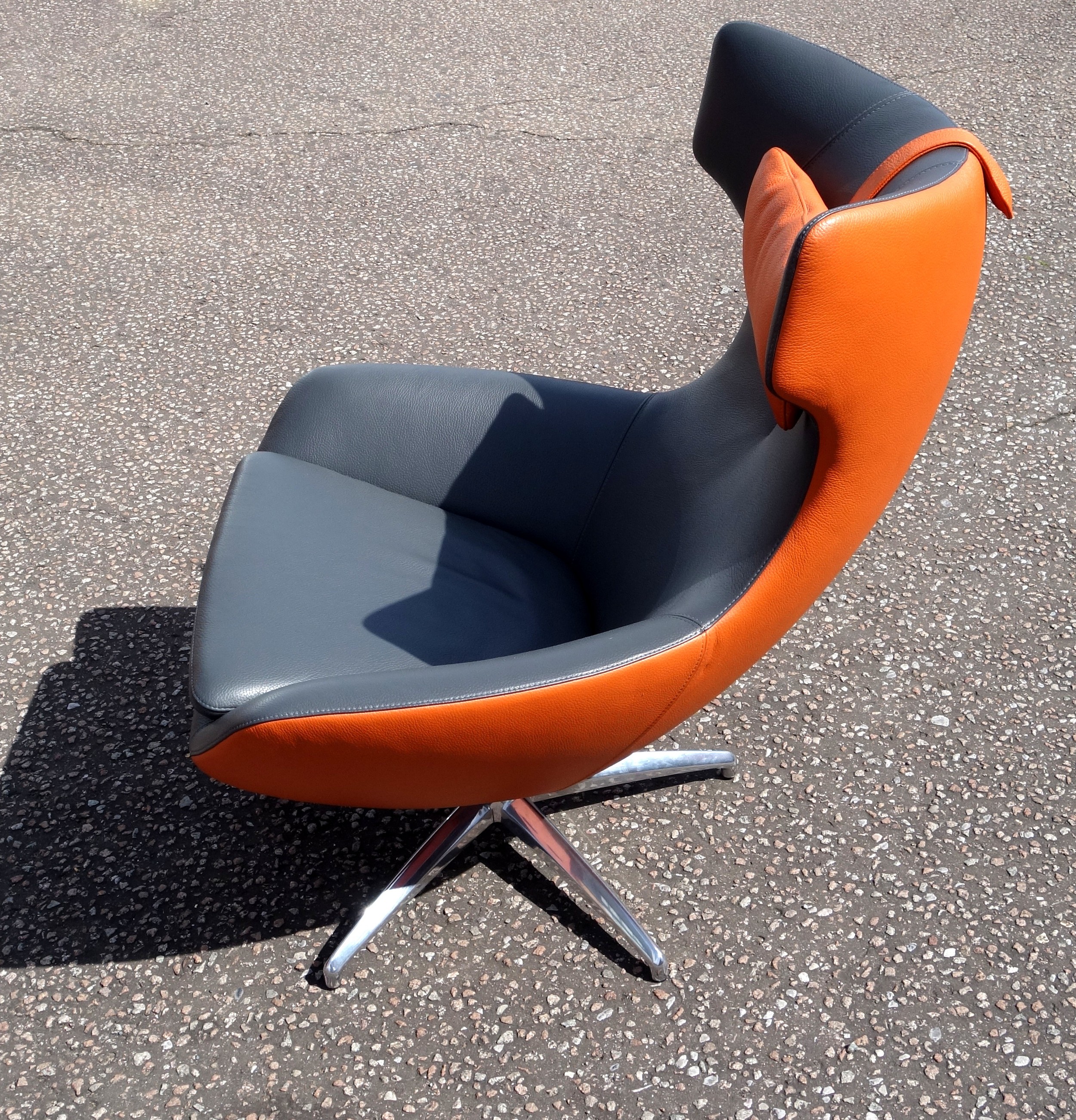 Leolux Caruzzo swivel armchair, designed by Hans Schrofer, launched 2015, custom made with orange - Image 4 of 6