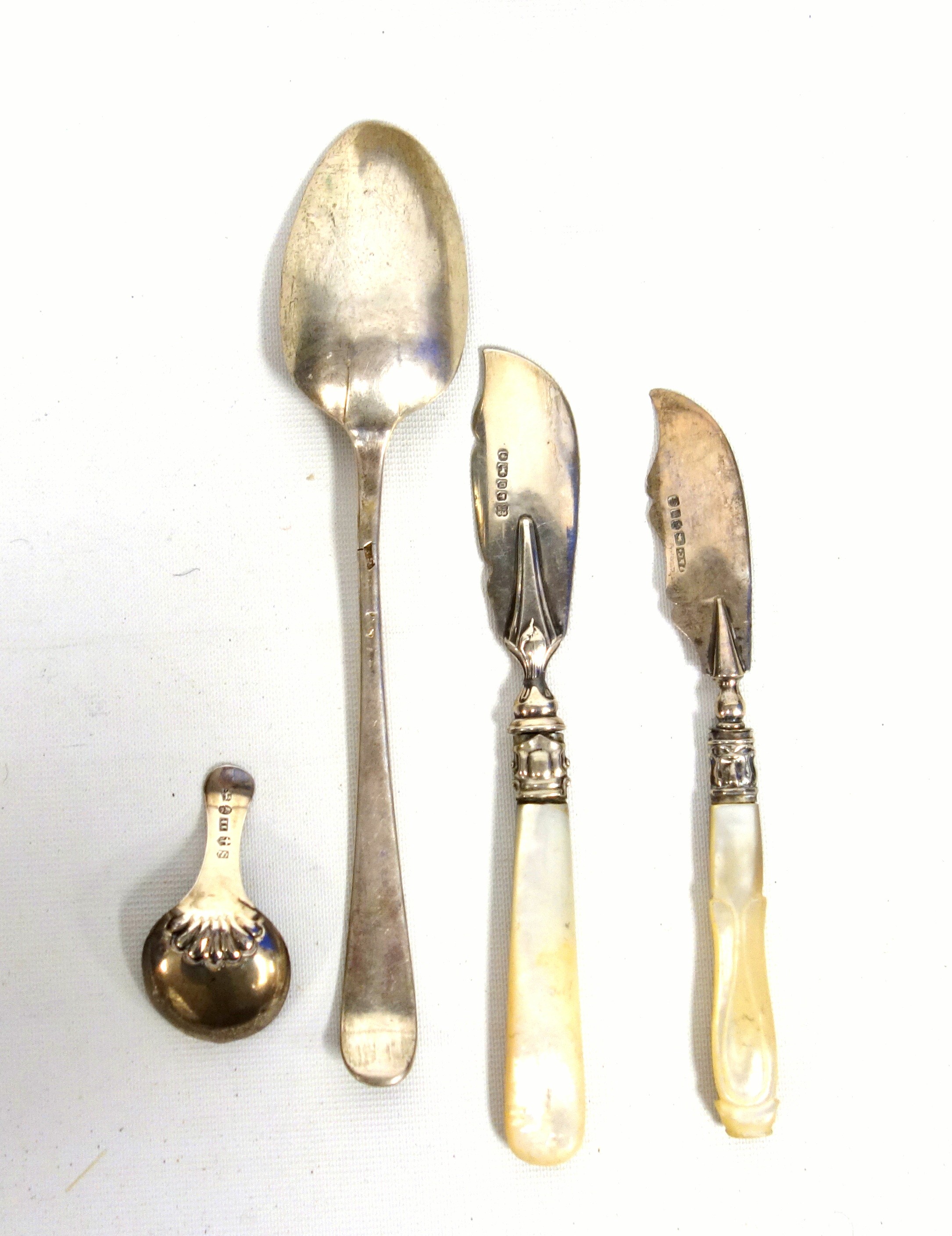 Regency silver caddy spoon by J L, Birmingham, 1816; tablespoon, (a/f); 3 napkin rings, pepper - Image 3 of 9