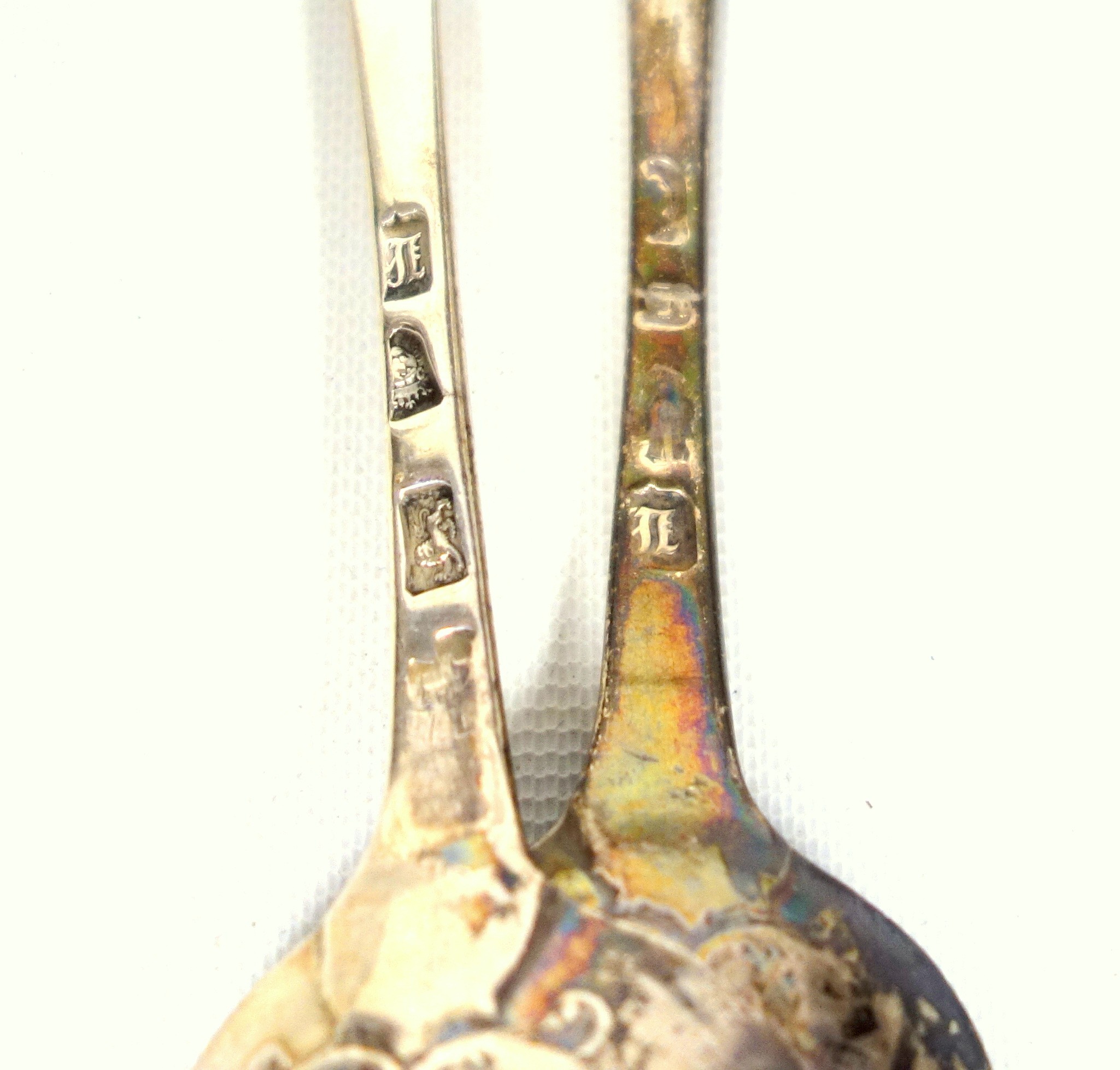 Pair of Early George III Hanoverian Pattern silver picture back table spoons, initialled "M T E", - Image 3 of 5