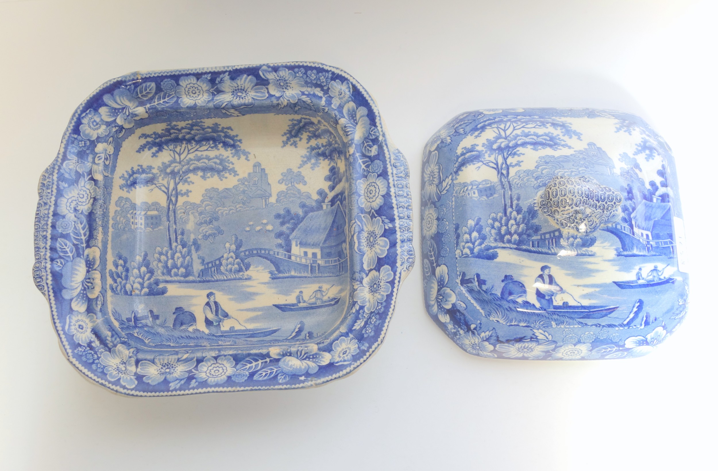 Quantity of mid-19th century and later blue and white transfer printed dinner service items, to - Image 13 of 17