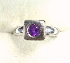 18ct white gold ring set synthetic sapphire, SIze R approx.,11grs
