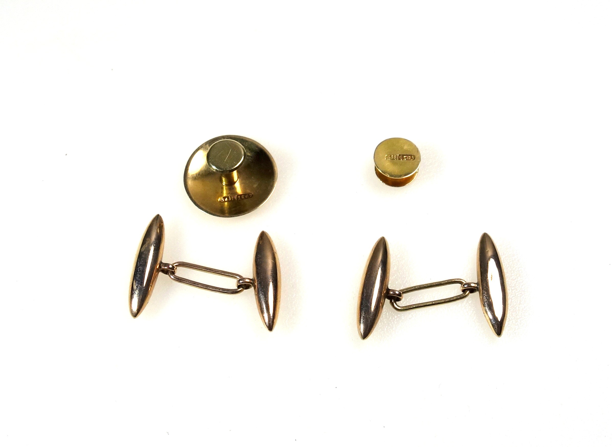 Two 15ct gold studs, 2.7grs, and a pair of 9ct torpedo cufflinks, 2.2grs, cased. (5) - Image 2 of 3