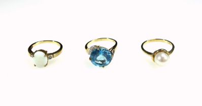 9ct gold ring set opal and 2 brilliants, 9ct ring set cultured pearl, and a 9ct ring set blue