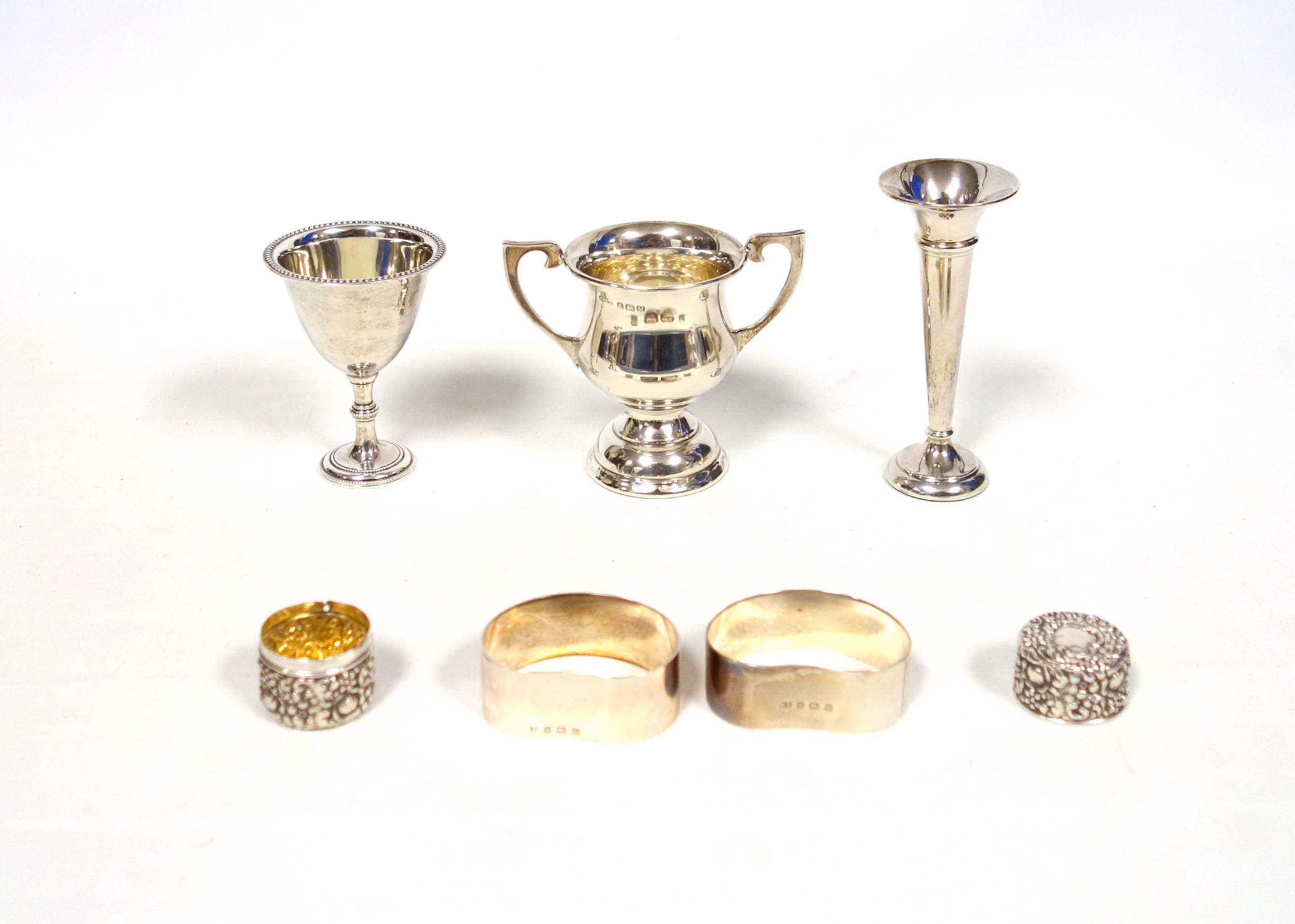 Edwardian silver Kiddush cup with a beaded rim, knopped stem, and stepped circular foot, by J B - Image 2 of 5