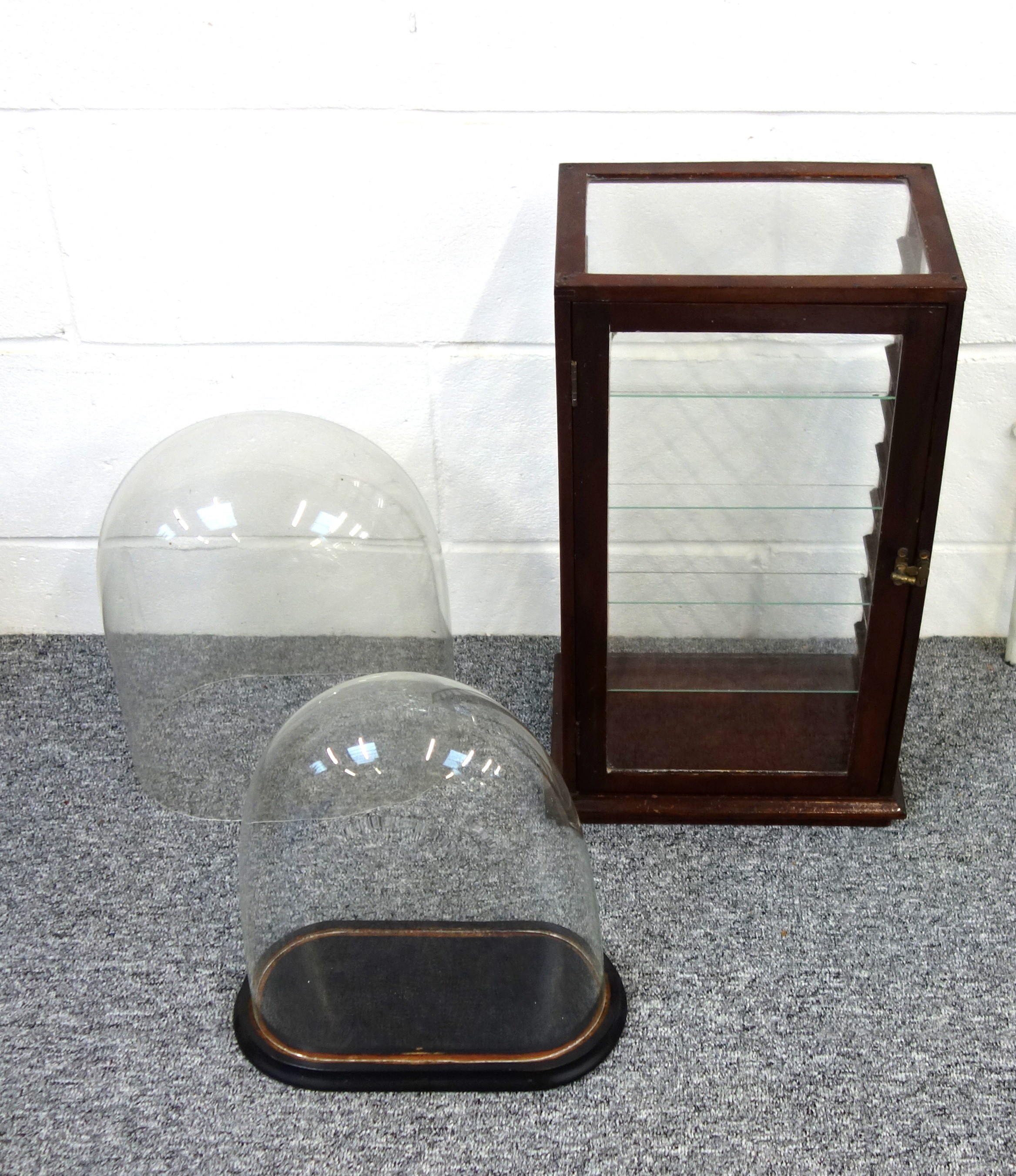 Stained beech table top collector's cabinet with 4 glass shelves, 57.5 x 32.5 x 21.5cm overall; - Image 2 of 4