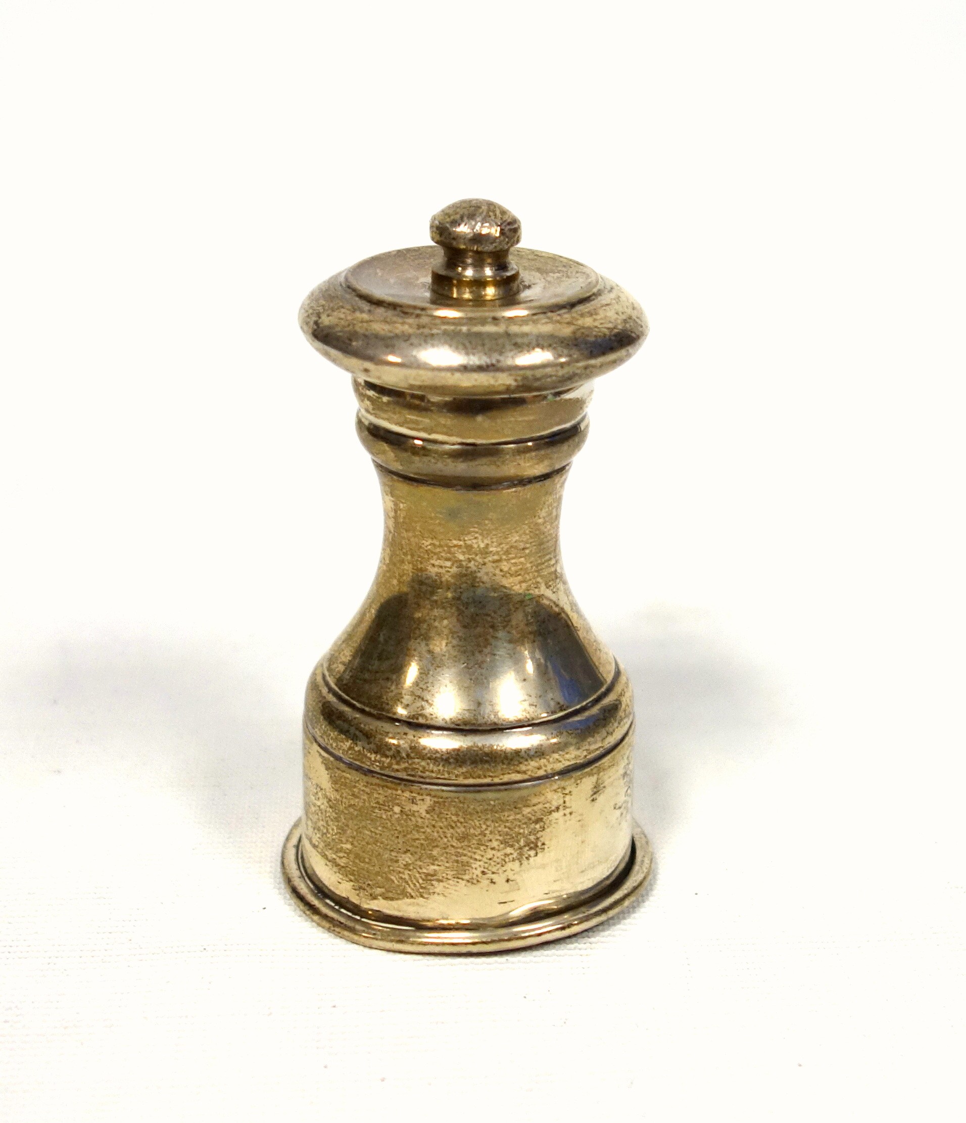 Regency silver caddy spoon by J L, Birmingham, 1816; tablespoon, (a/f); 3 napkin rings, pepper - Image 4 of 9
