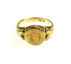 18ct gold signet ring initialled "D", 6.7grs