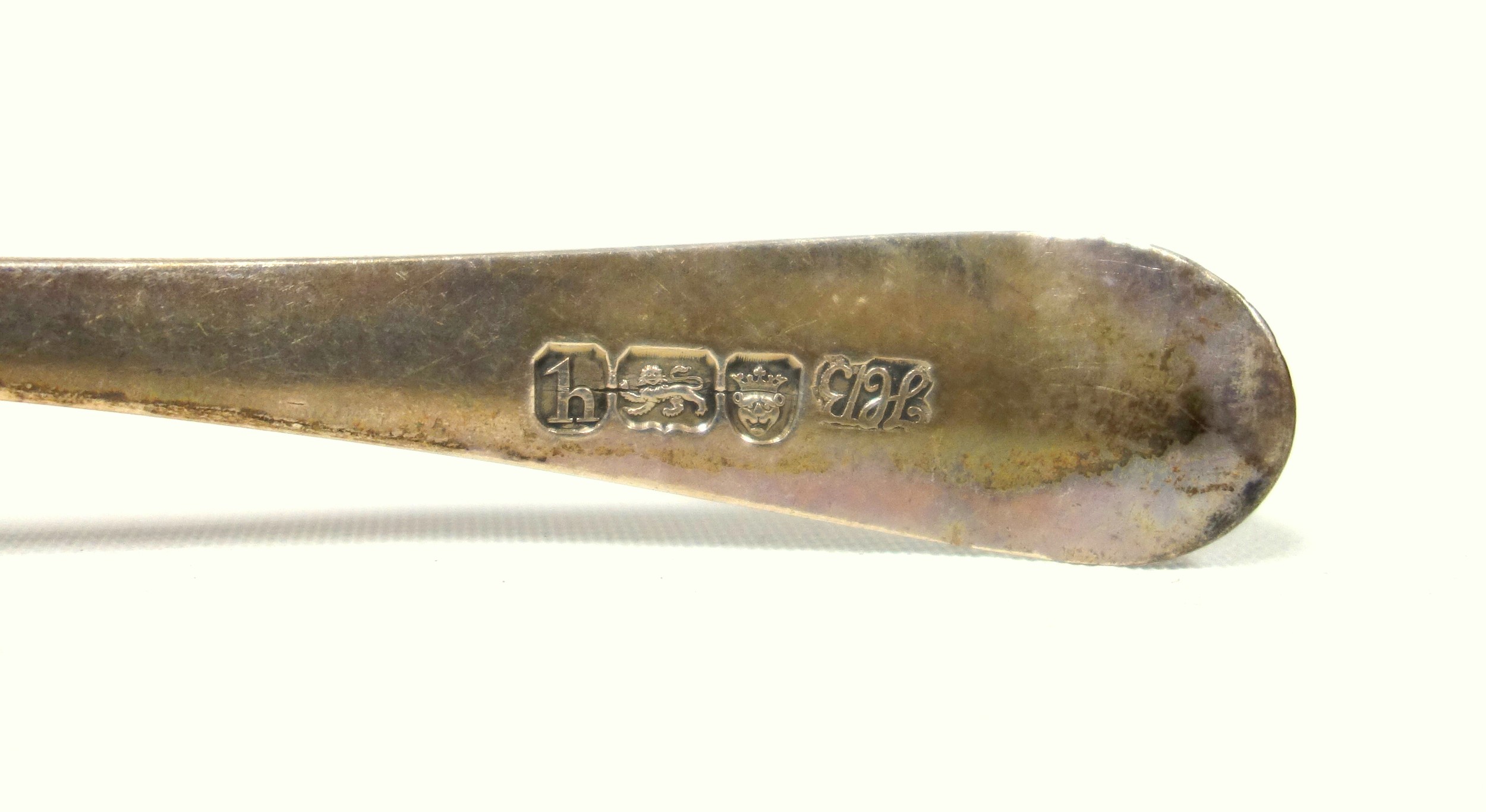 Pair of Early George III Hanoverian Pattern silver picture back table spoons, initialled "M T E", - Image 5 of 5