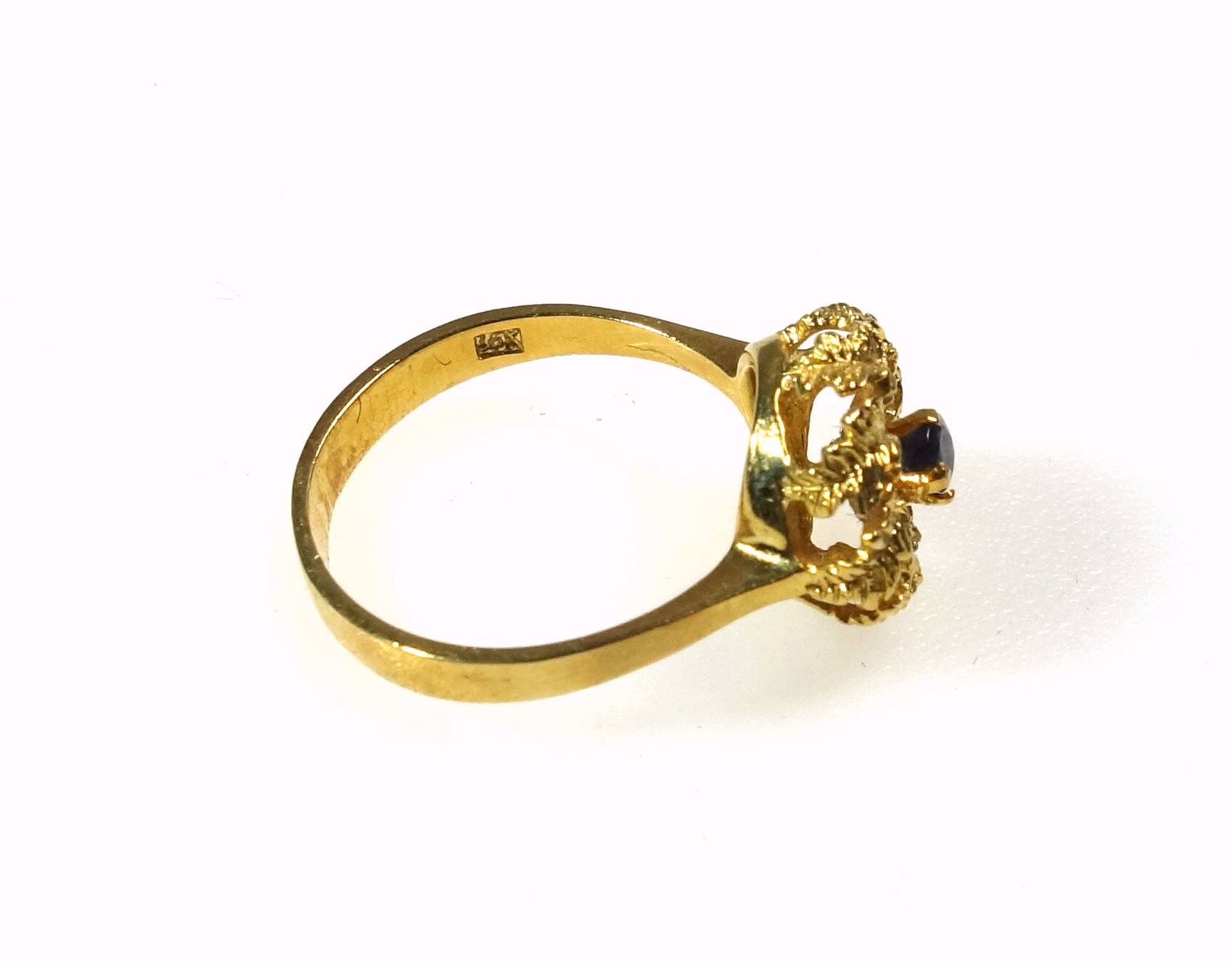 Foreign yellow metal ring with a sapphire in a floral setting, stamped 18k, 5grs, cased. (2) - Image 3 of 5