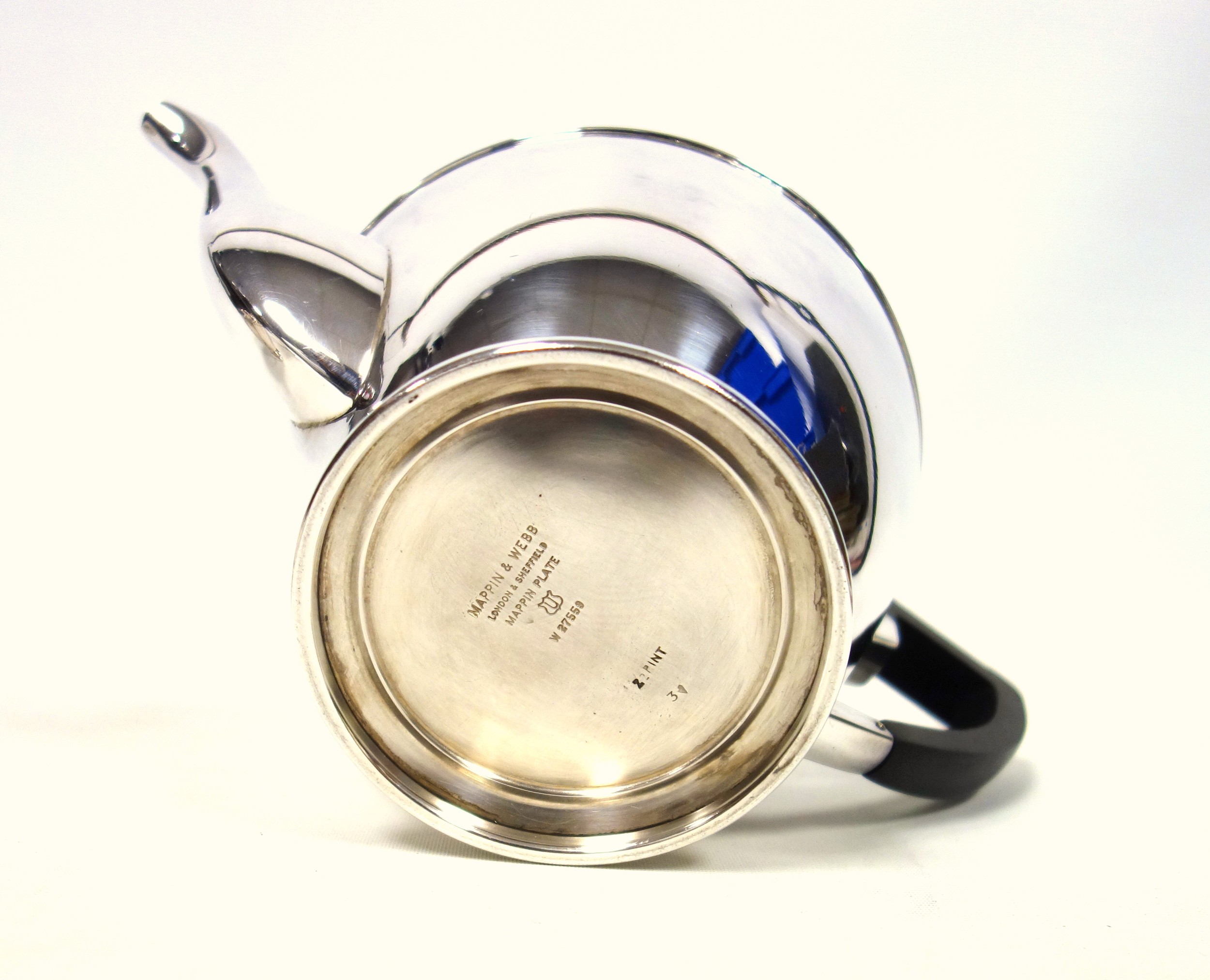 Art Deco Mappin & Webb silver plated 3-piece tea set, the teapot with ebonised handle and stepped - Image 5 of 6