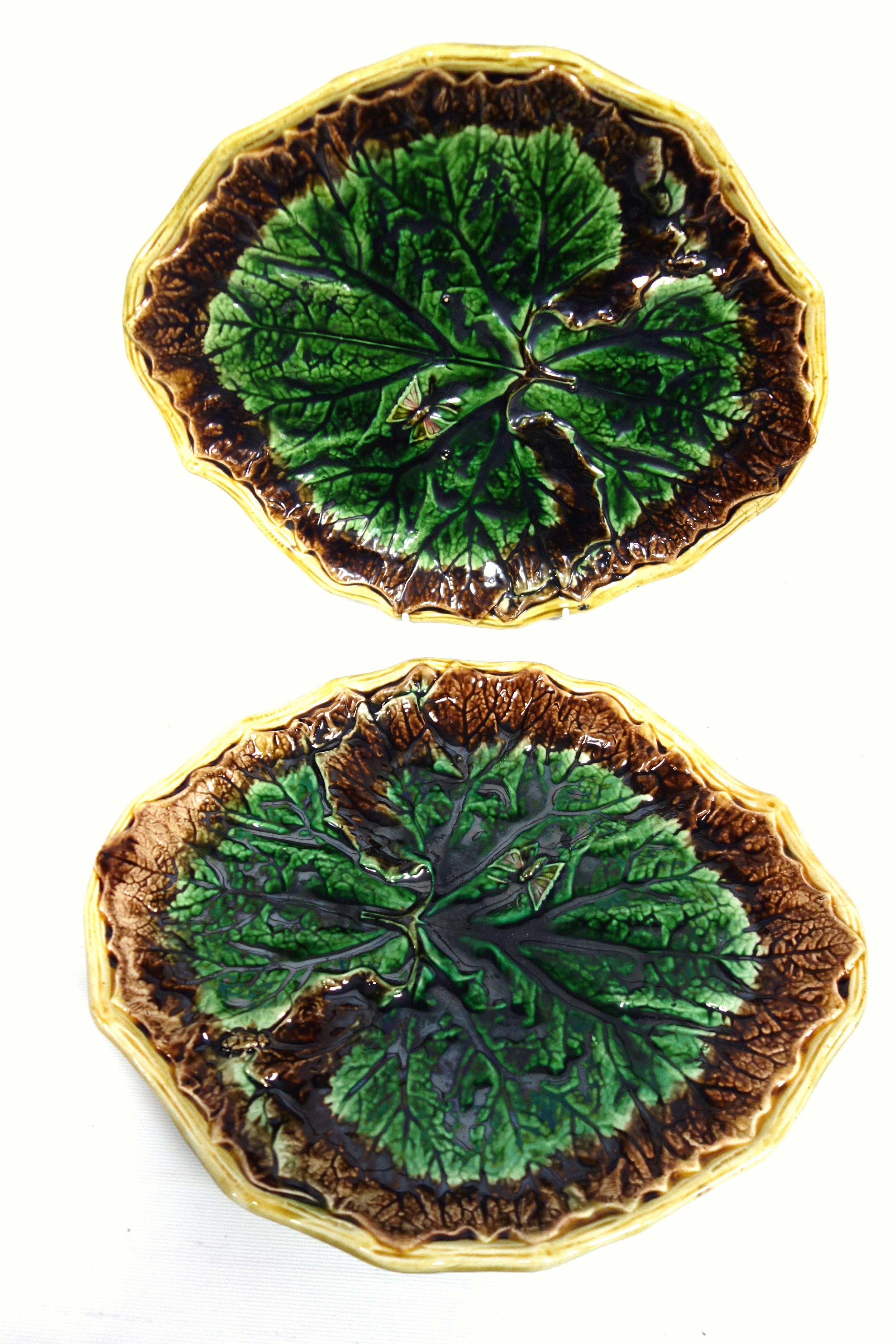 Two late 19th/early 20th century majolica leaf-form footed serving dishes moulded with a single - Image 2 of 7