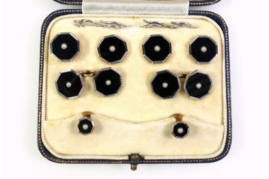 Set of six 9 & 18ct black onyx and pearl octagonal dress studs and a pair of cuff-links, en suite, - Image 2 of 6