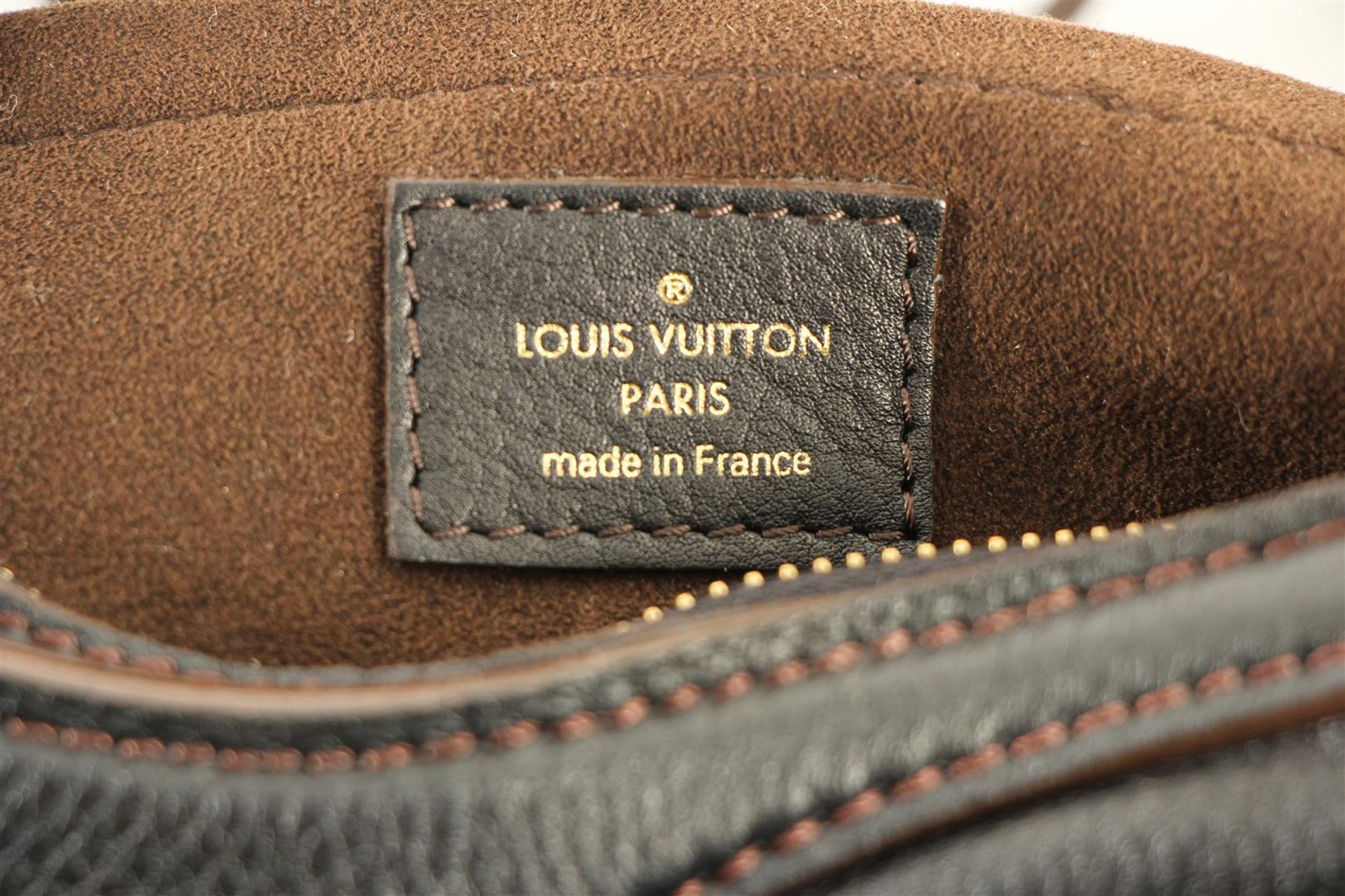 Louis Vuitton, black leather handbag, 'Monogram Mahina'. H x W x D: 28 x 34 x 14 cm. - Image 4 of 4