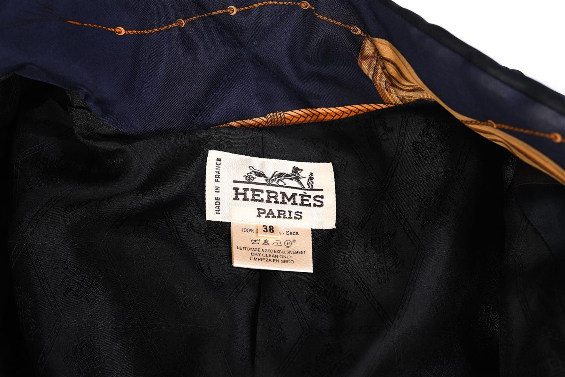 Hermes, a silk open jacket, with riding crop pattern and two side pockets. Size: 38 Fr. - Image 3 of 3