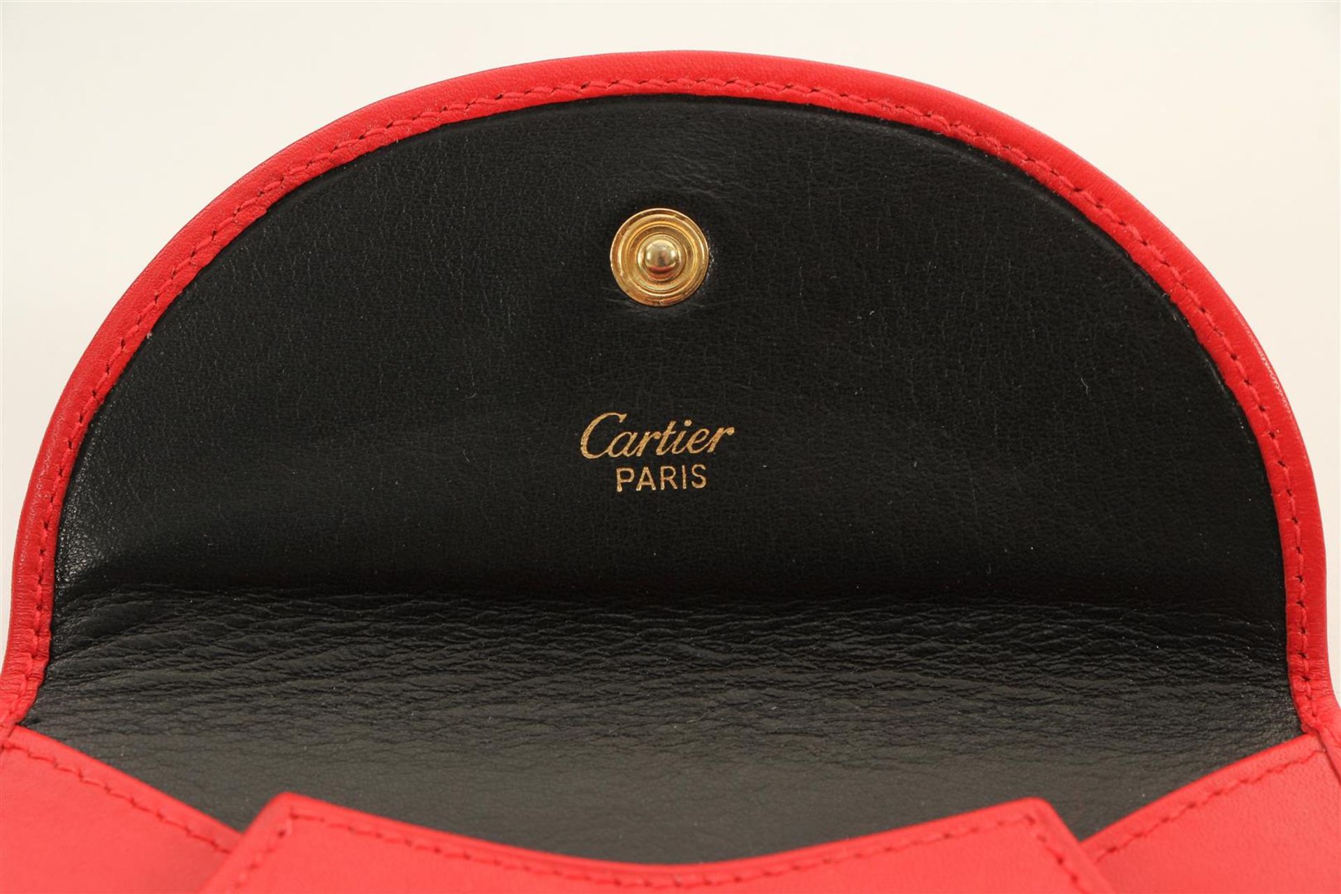 Cartier, black leather handbag, 'Panthere', with red leather interior and wallet. H x W x D: 19 x 28 - Image 5 of 6