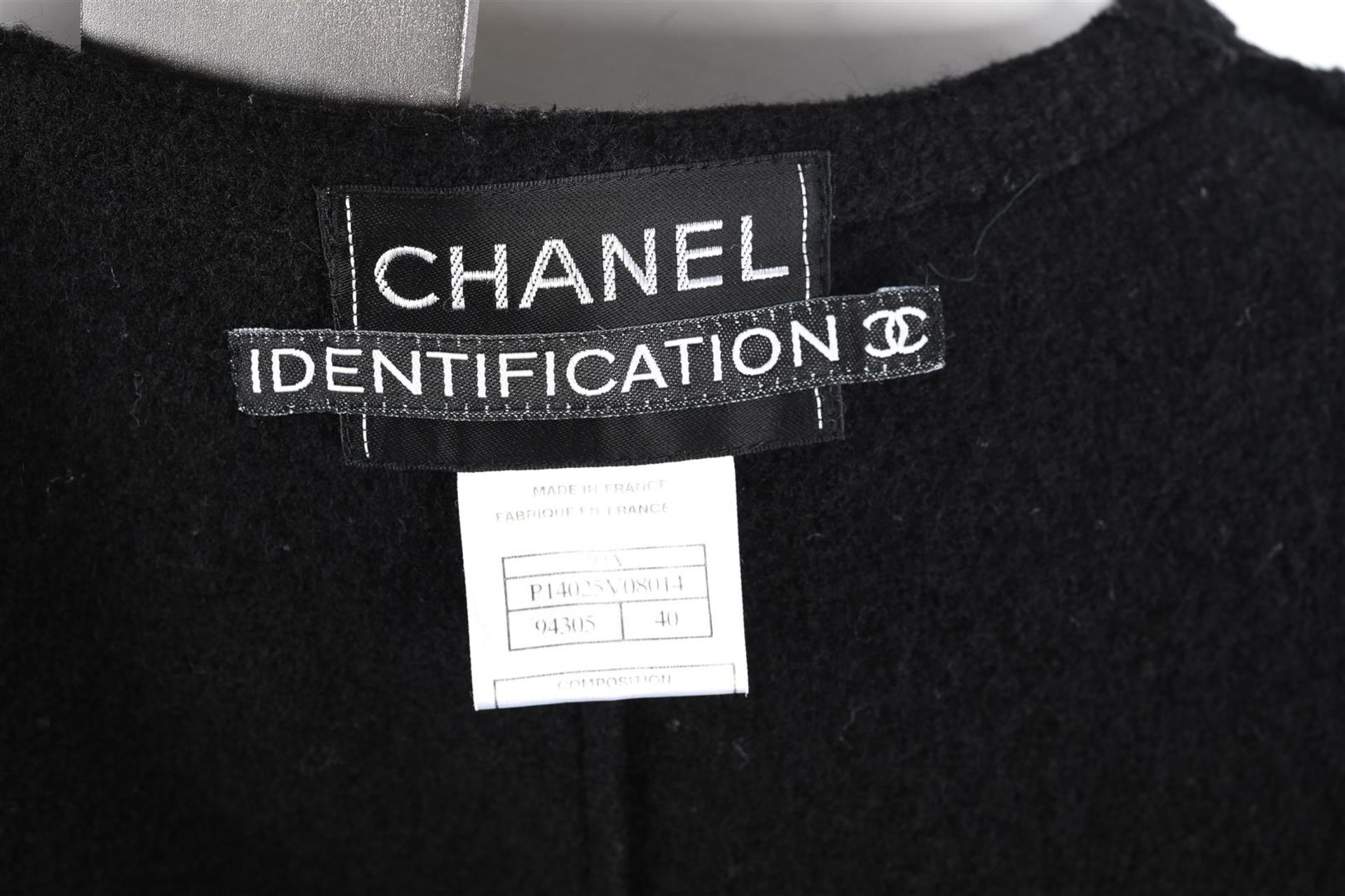 Chanel, Identification, black wool deux-piece, jacket and skirt. Size 40 Fr. - Image 4 of 4