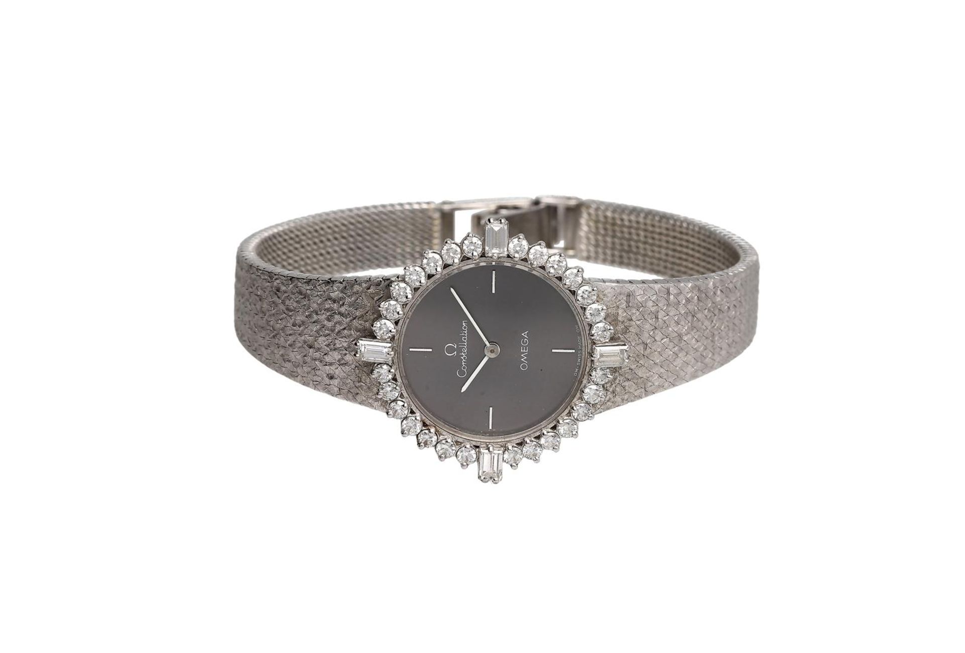 Omega, an 18-kt white gold watch, model Constellation, with diamond set lunette, four baguette cut d - Bild 2 aus 3