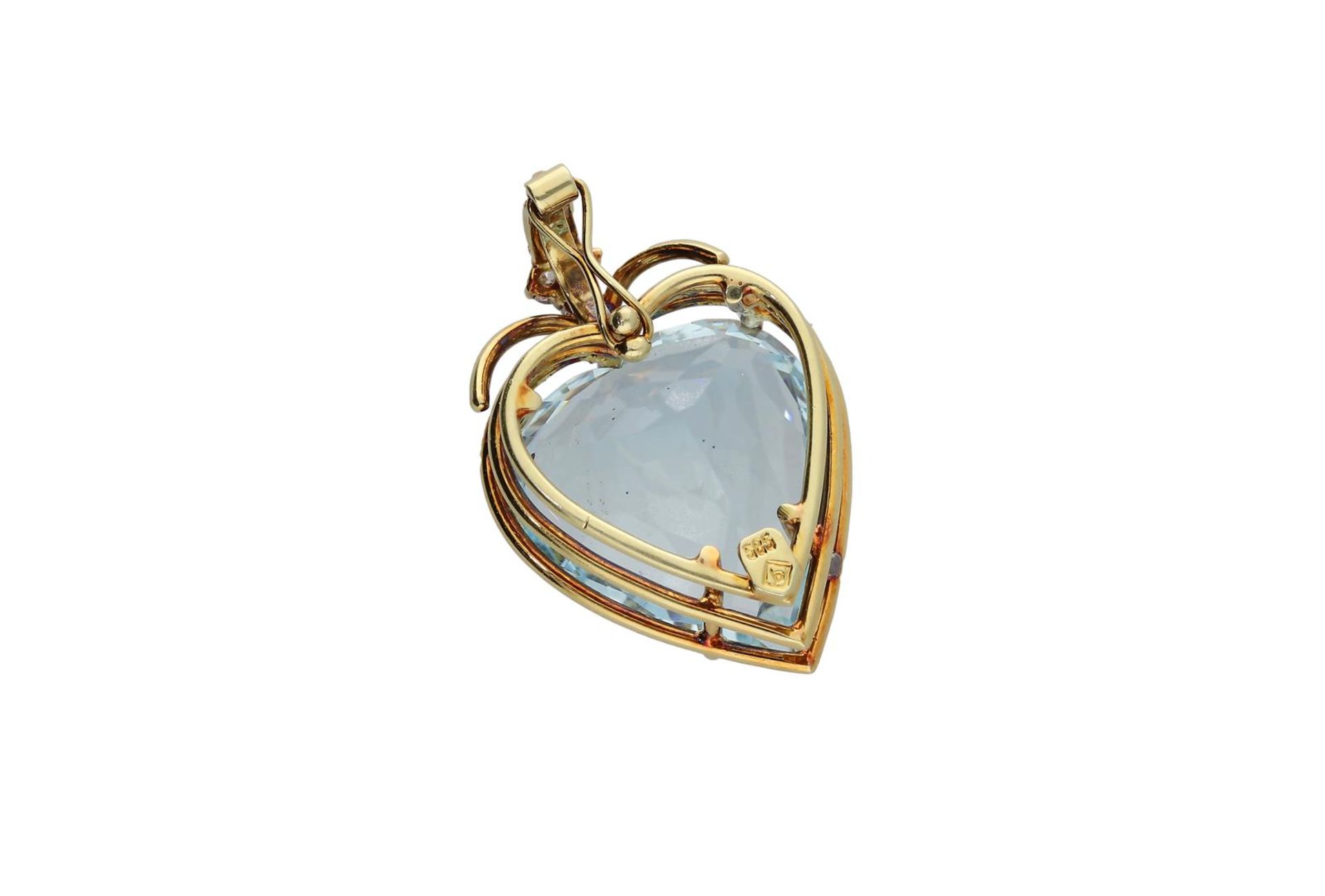 A 14-kt white gold pendant, set with a heart cut aquamarine, approx. 21 ct. and four brilliant cut d - Bild 2 aus 3