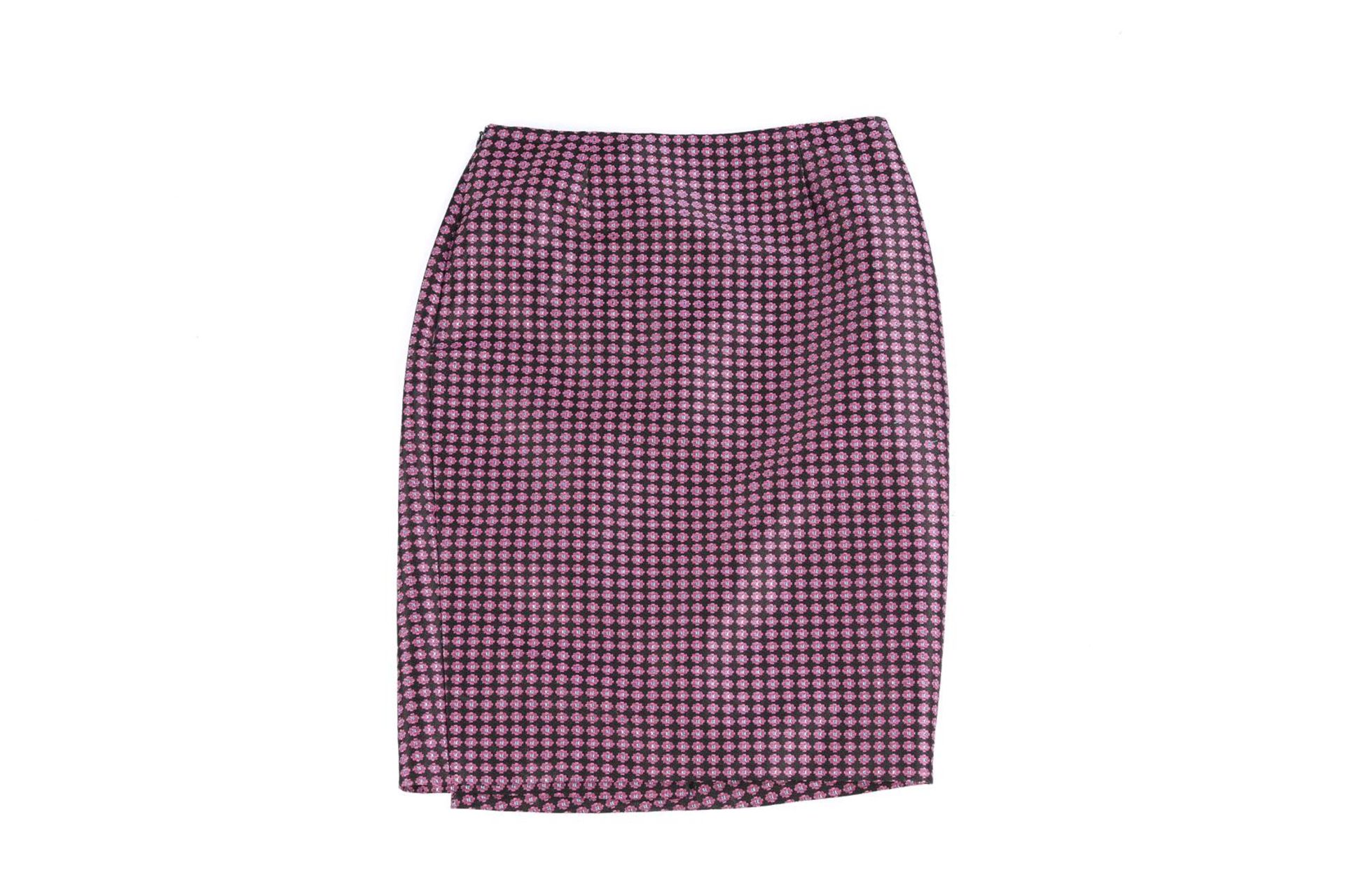 Mochino, a purple floral skirt. Size: 40 It. - Image 2 of 3