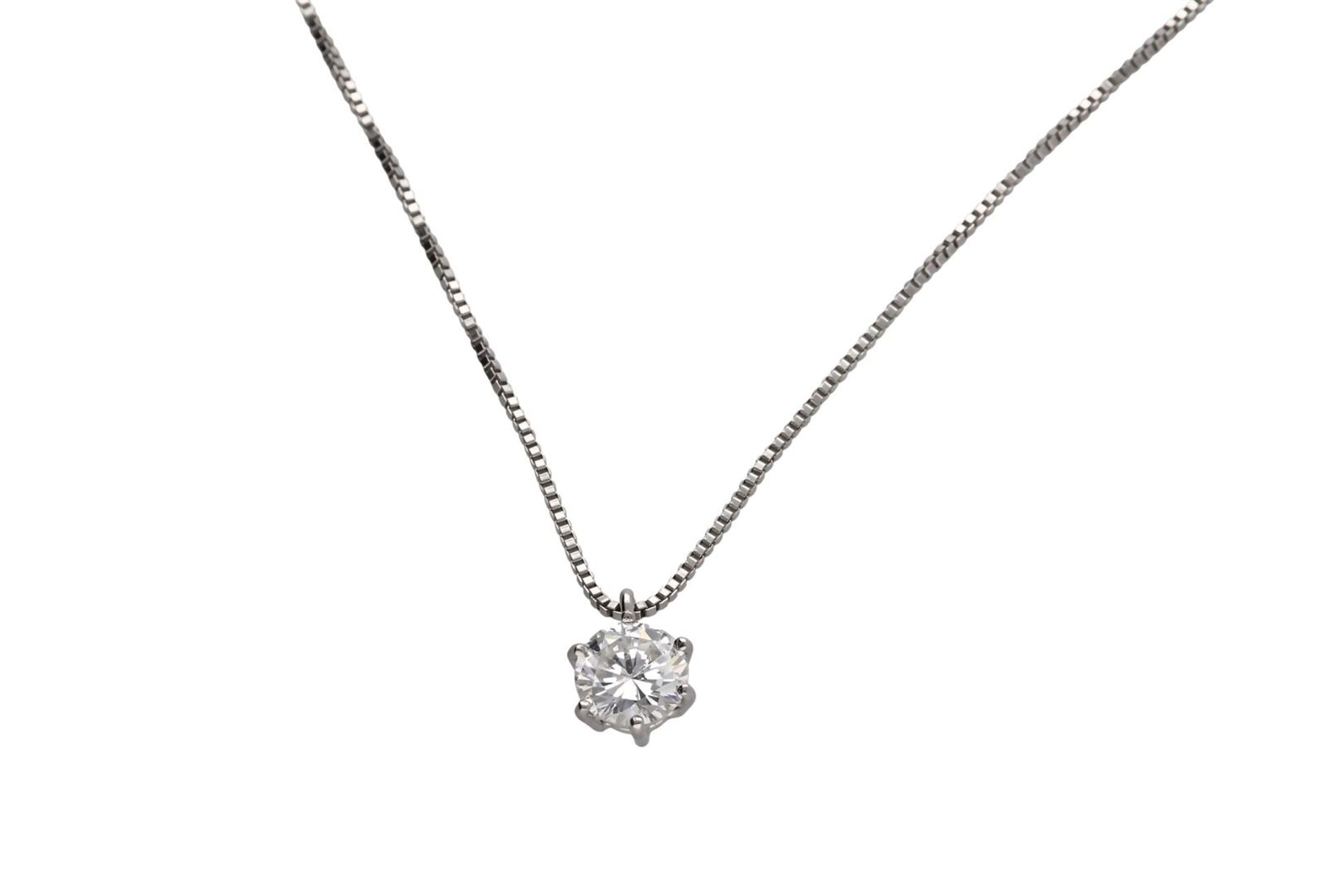 A 14-kt white gold venetian link necklace with soltaire pendant, set with a brilliant cut diamond of - Image 2 of 3