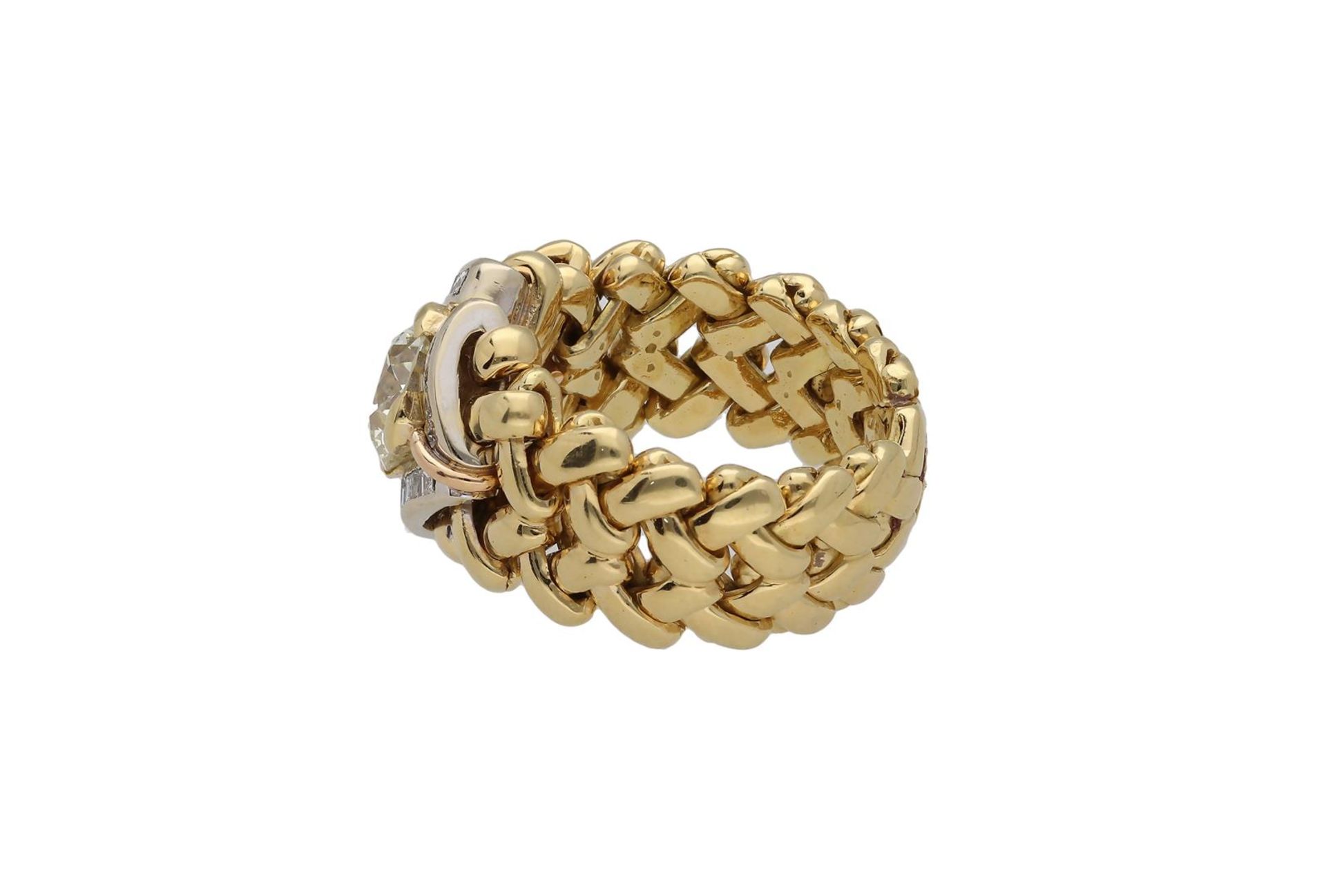 A 18-kt gold Cuban link ring, makers mark, Brev. 24PD, Vittorio Cesca, set with a european transitio - Image 4 of 4
