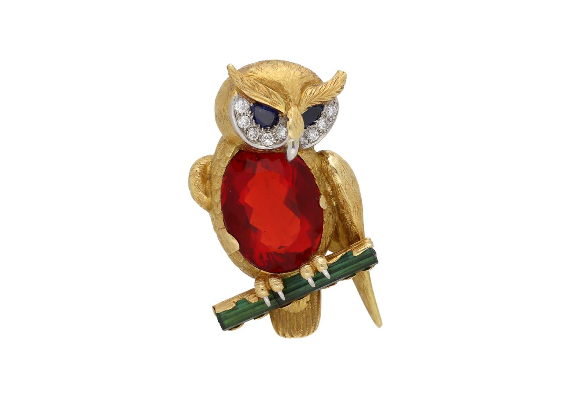 E. Wolfe & co., 18-kt gold novelty gemset brooch in the shape of an owl, the sapphire eyes surrounde
