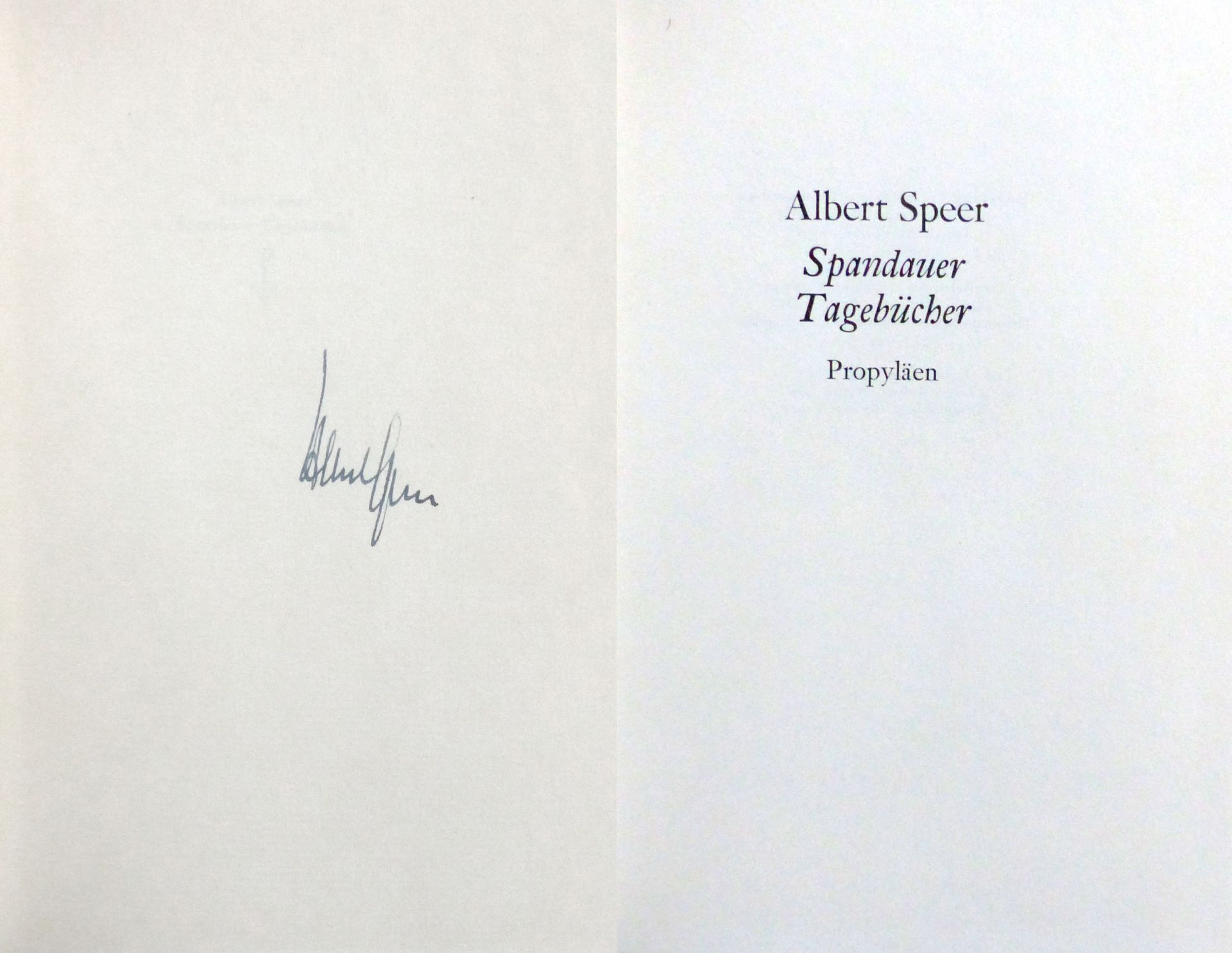 WK II Buch Spandauer Tagebücher SIGNIERT von Speer, Albert 1975, Propyläen Verlag, 671 S. I-II