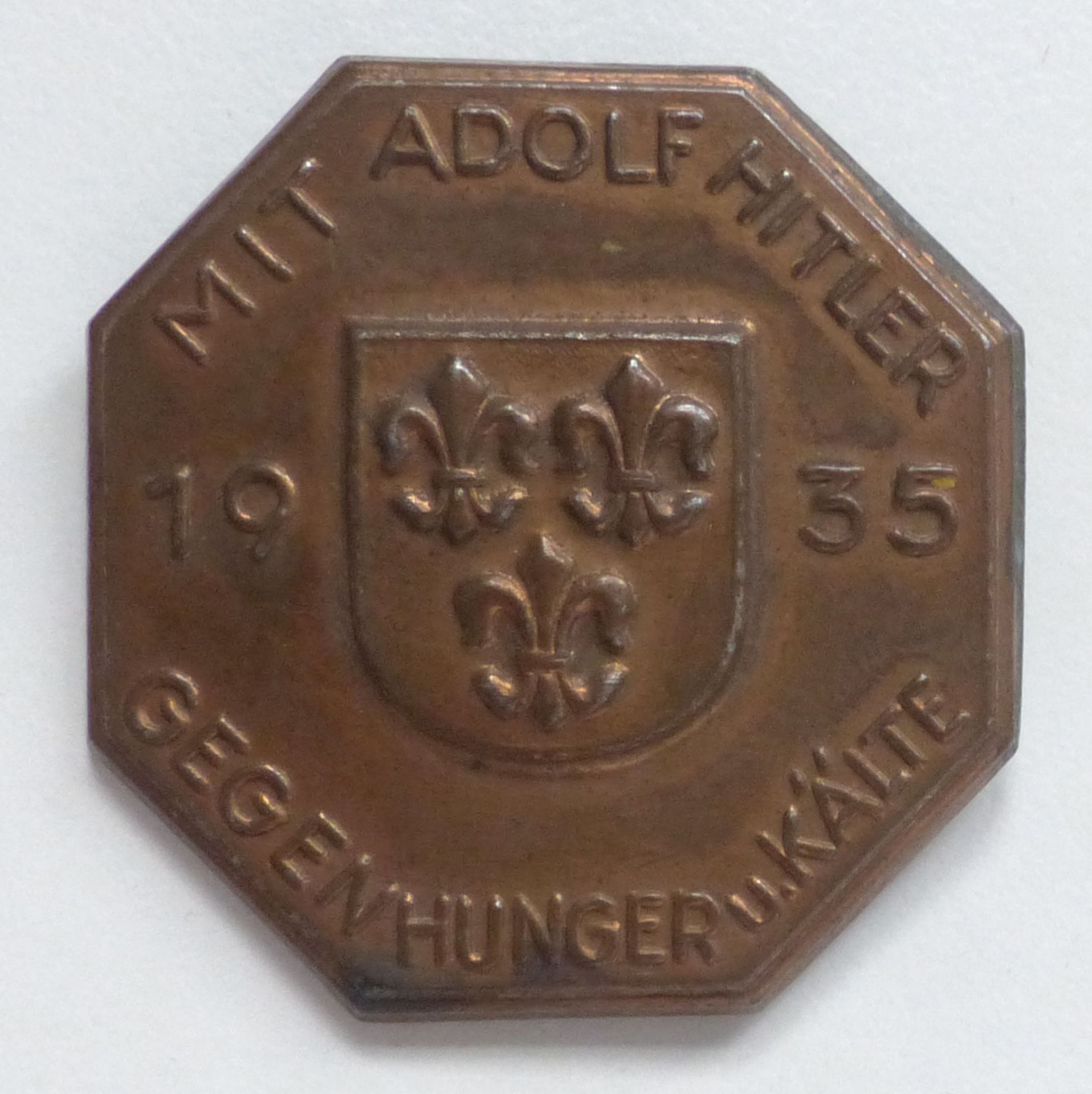 WK II Orden NS-Abzeichen Mit Adolf Hitler gegen Hunger und Kälte 1935 I-II