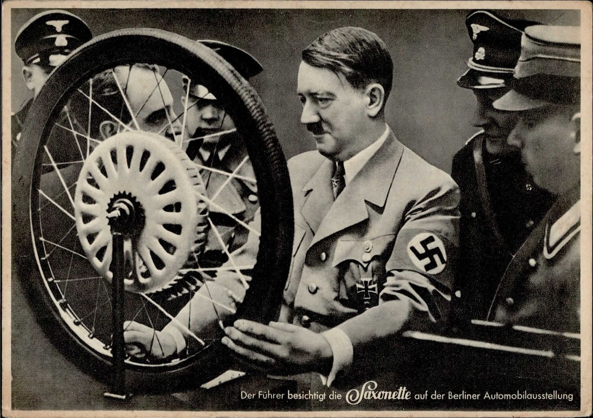 Hitler auf der Berliner Automobilausstellung mit Saxonette I-II