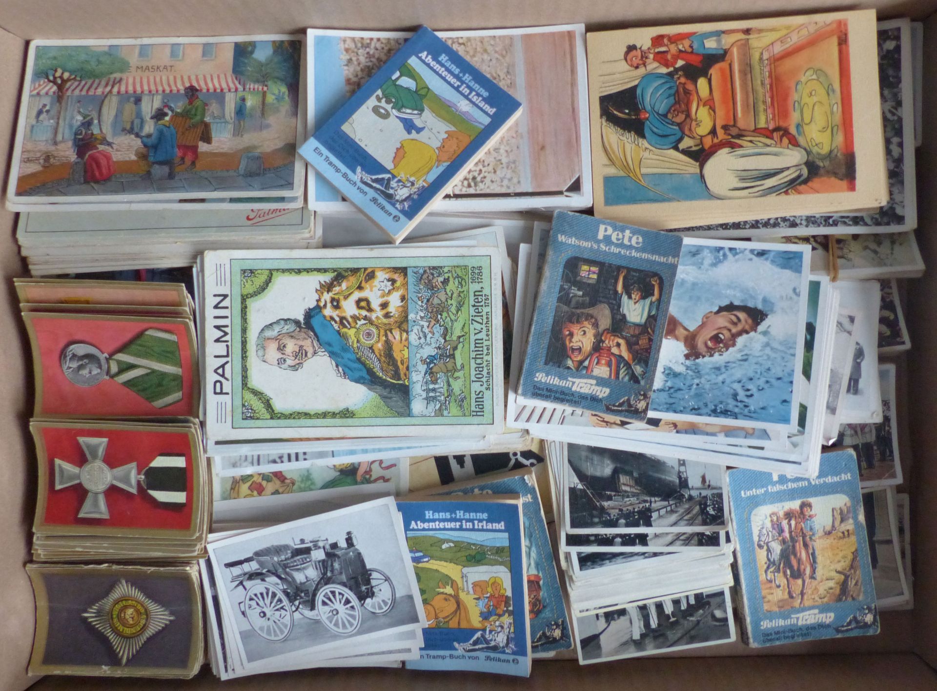Sammelbild-Album Schachtel mit ca. 2000 Sammelbildern (Zigaretten-Kaufmanns-Bilder), sehr