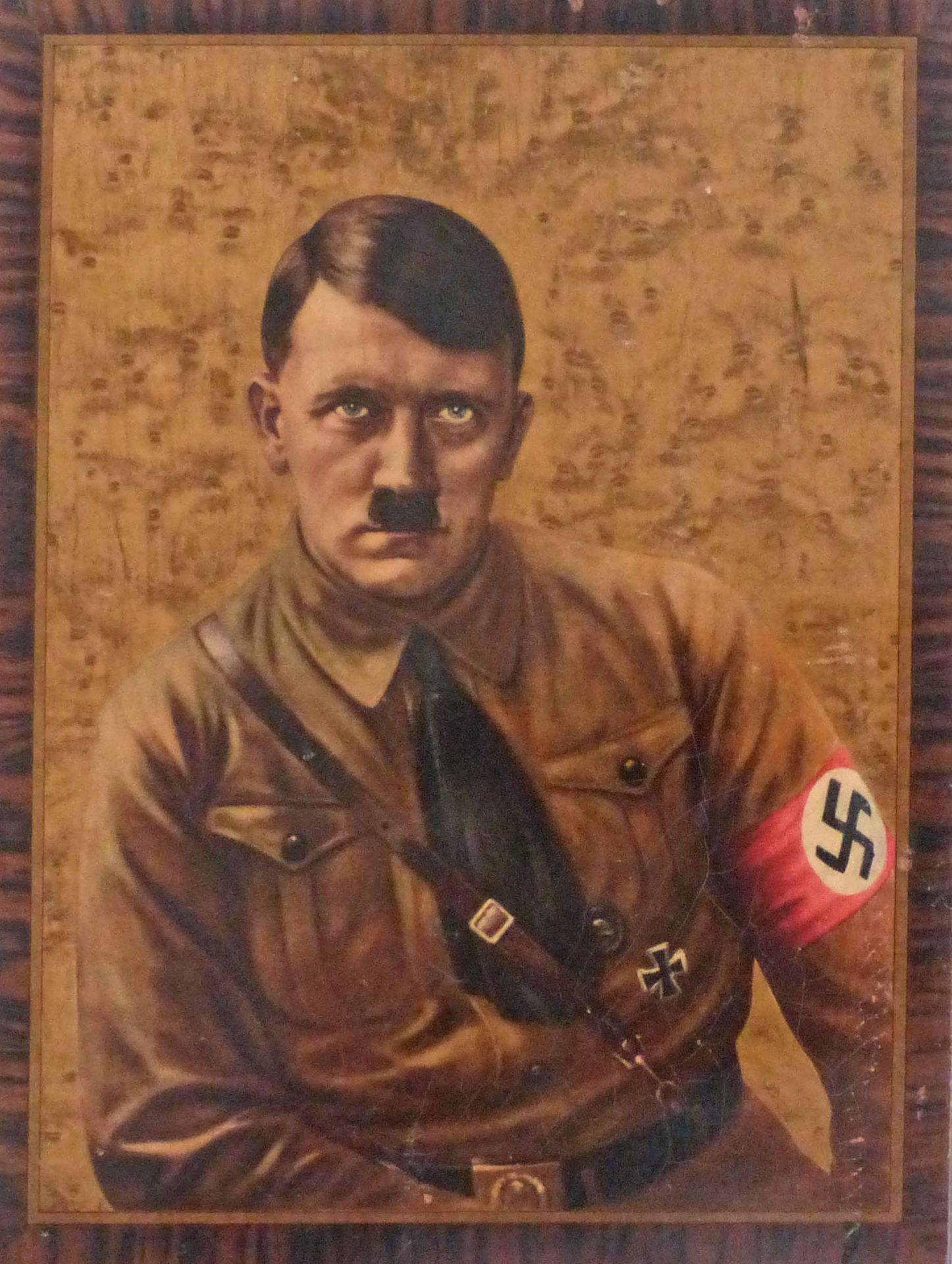 Hitler Wandbild aus Holz (ca. 22 x 28,5 cm) II (leicht gewellt)