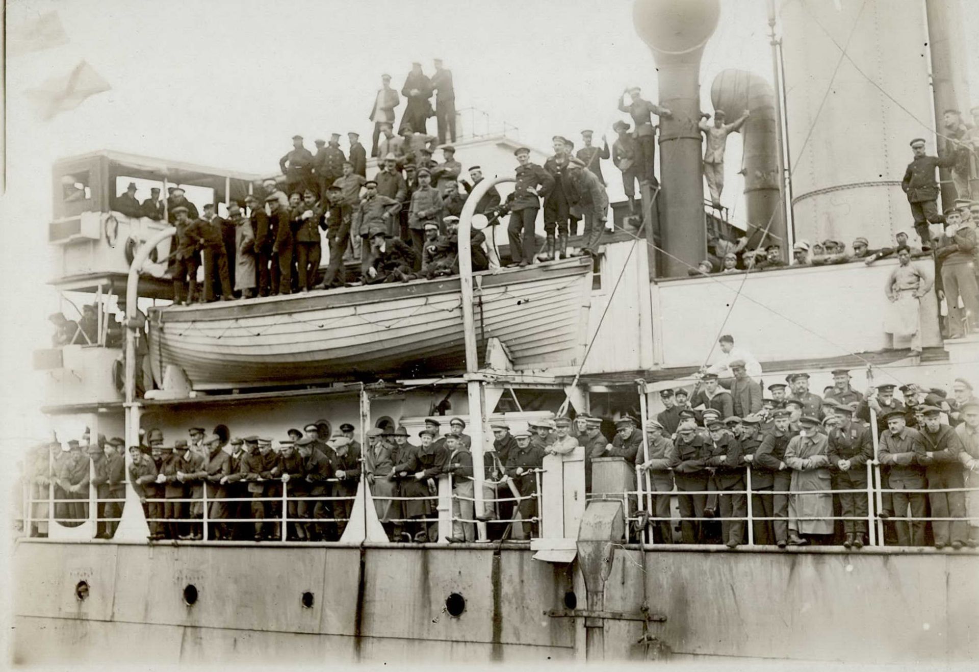Kriegsgefangenenpost aus Japan Heimkehrerpost, Fotographie des Dampfers Hudson-Maru mit