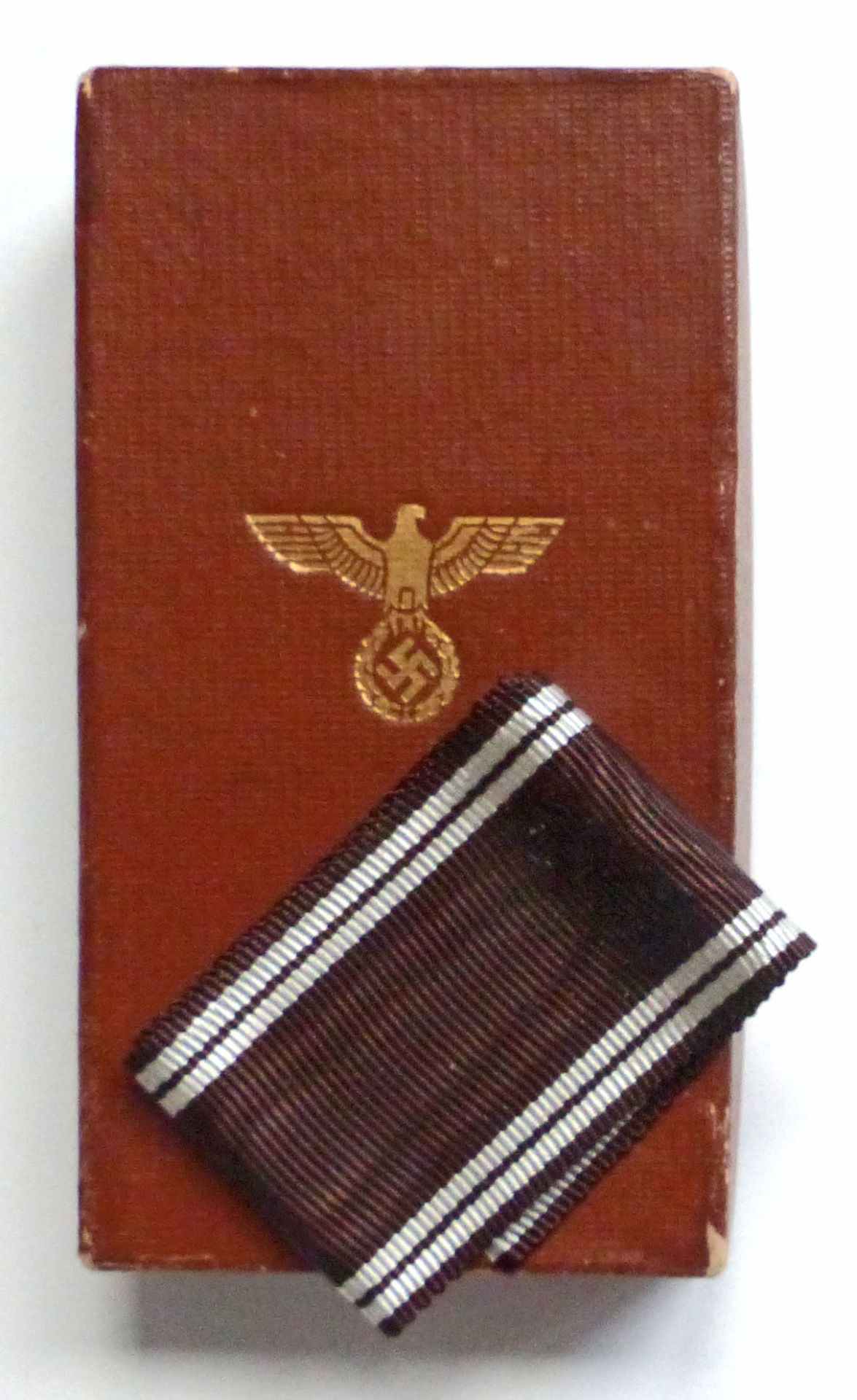 WK II Orden Verleihungsschachtel NSDAP Dienstauszeichnung in Bronze ohne Orden nur mit Band