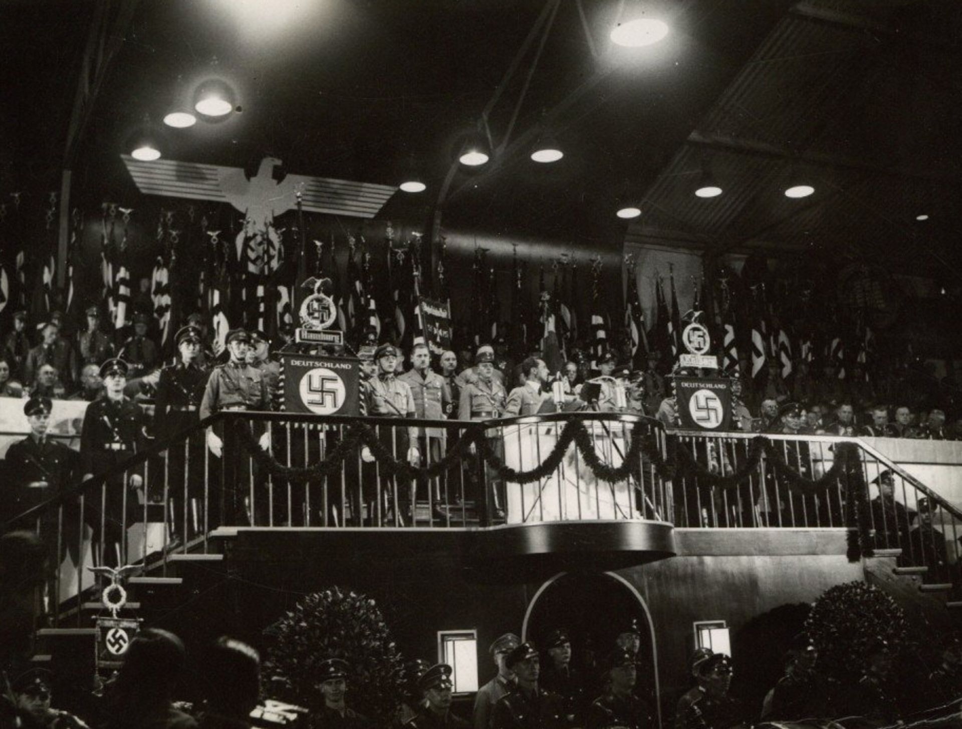 WK II Foto Goebbels in der Hanseatenhalle zu Hamburg am 25. May 1935 zum Day of the German